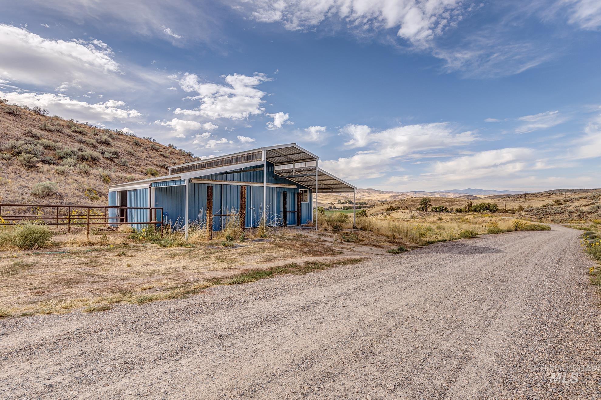 1587 Gentry Ln, Weiser, Idaho 83672, 3 Bedrooms, 2 Bathrooms, Residential For Sale, Price $699,900,MLS 98961045