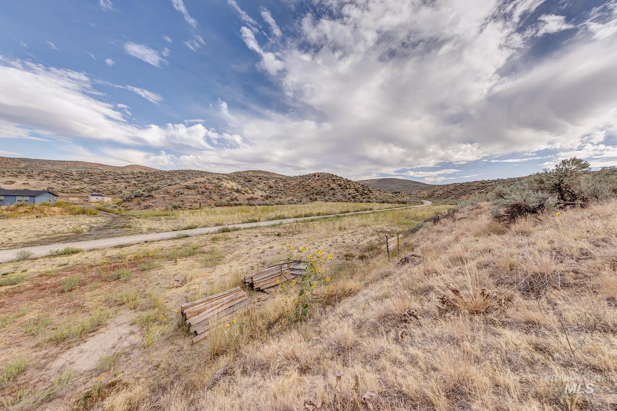 1587 Gentry Ln, Weiser, Idaho 83672, 3 Bedrooms, 2 Bathrooms, Residential For Sale, Price $699,900,MLS 98961045