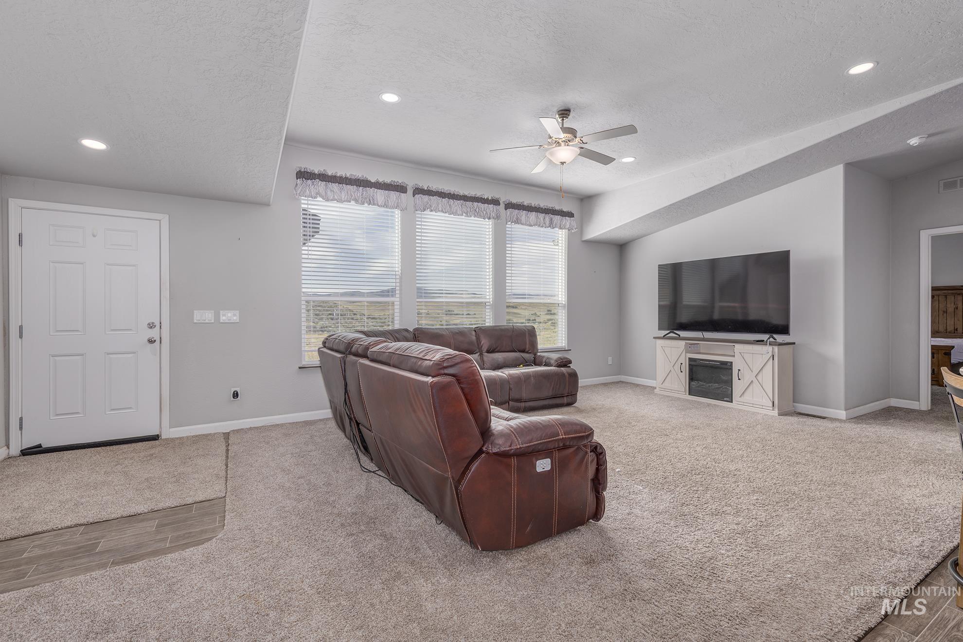 1587 Gentry Ln, Weiser, Idaho 83672, 3 Bedrooms, 2 Bathrooms, Residential For Sale, Price $684,900, 98961045