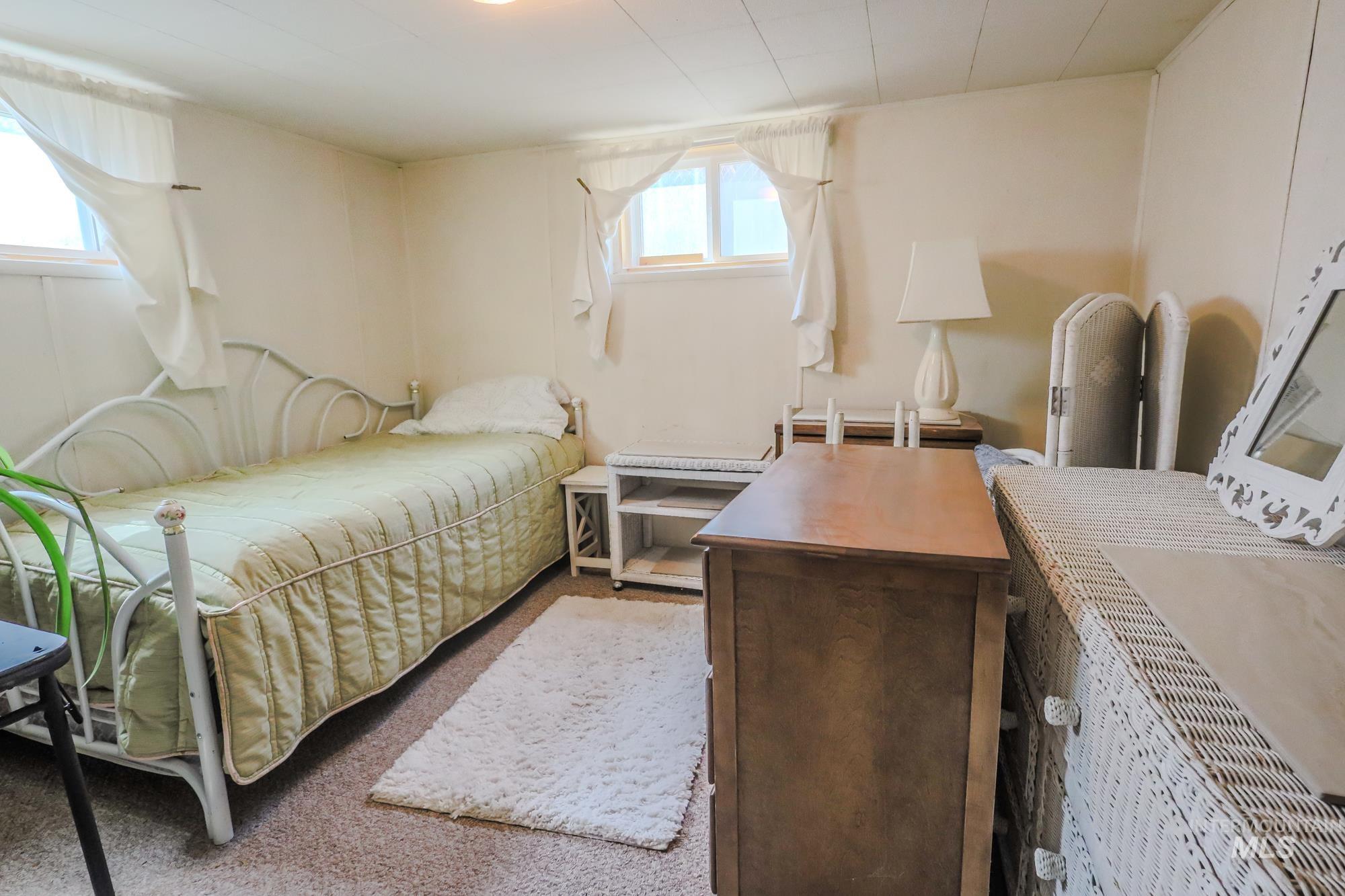 219 S Locust St, Nampa, Idaho 83686, 3 Bedrooms, 1 Bathroom, Residential For Sale, Price $329,000,MLS 98961100