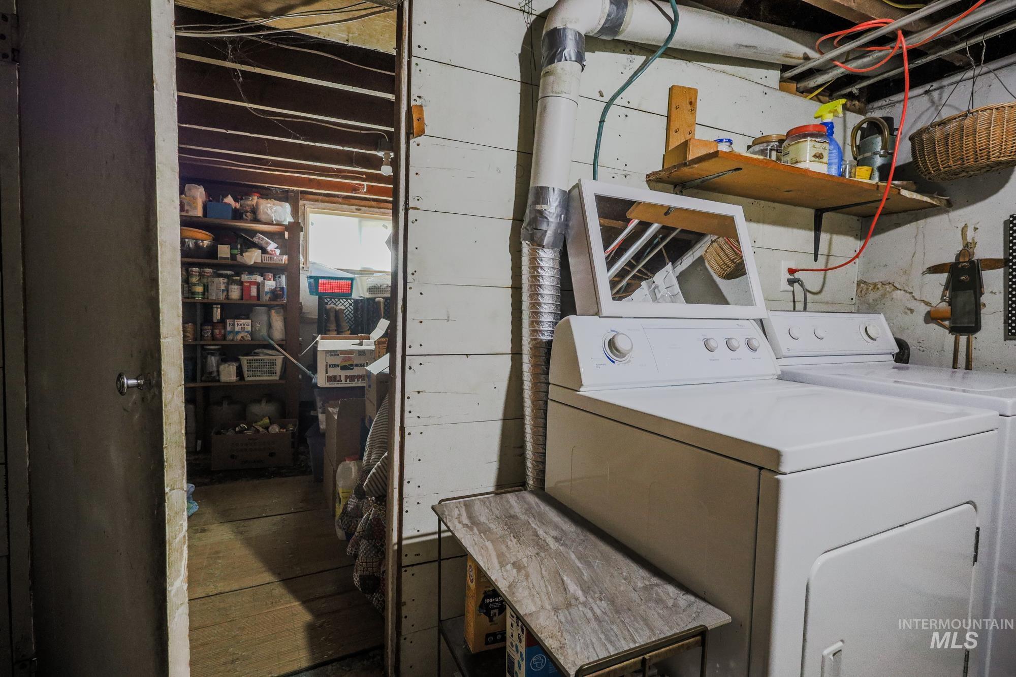 219 S Locust St, Nampa, Idaho 83686, 3 Bedrooms, 1 Bathroom, Residential For Sale, Price $329,000,MLS 98961100