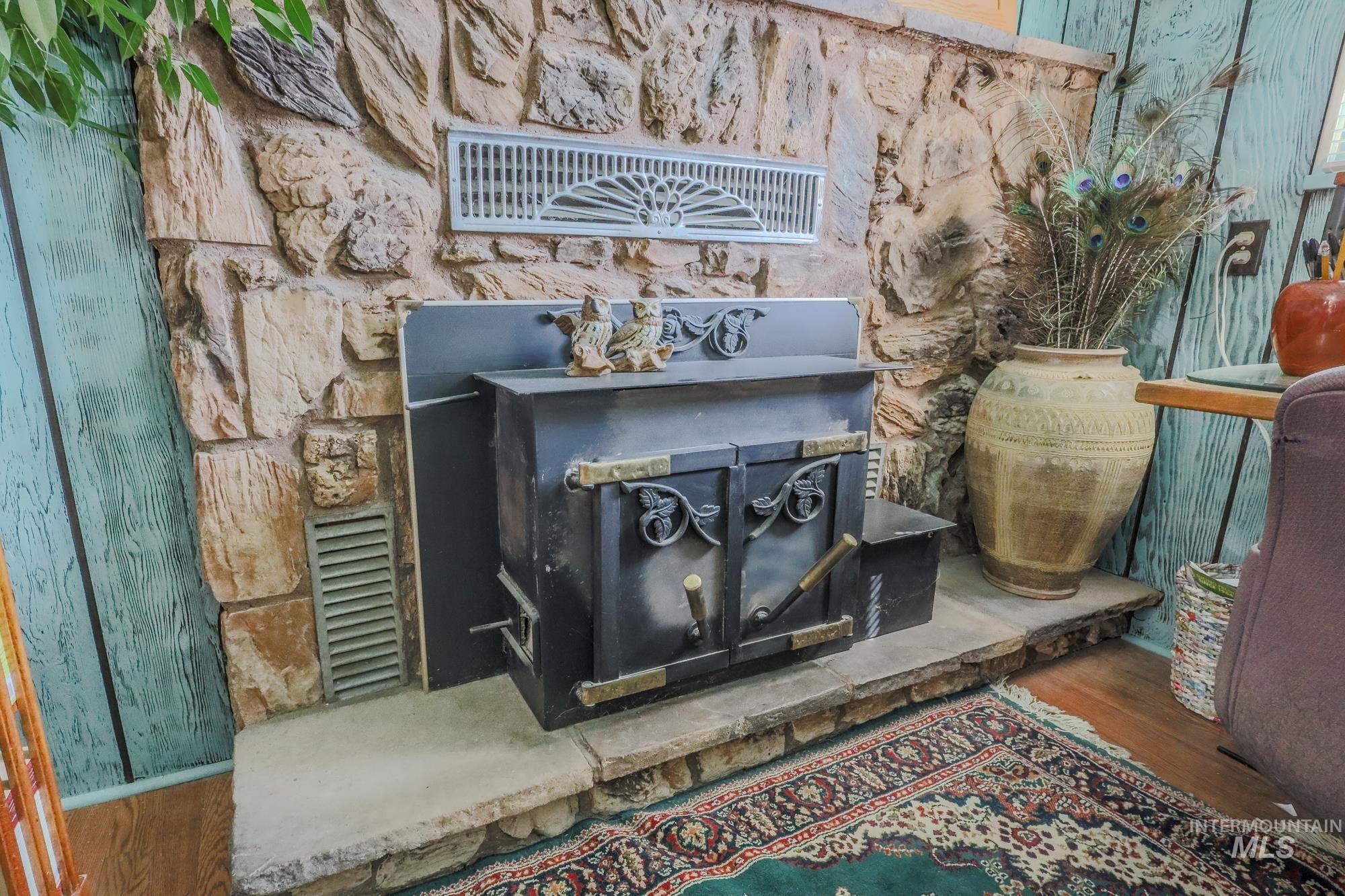 219 S Locust St, Nampa, Idaho 83686, 3 Bedrooms, 1 Bathroom, Residential For Sale, Price $329,000,MLS 98961100