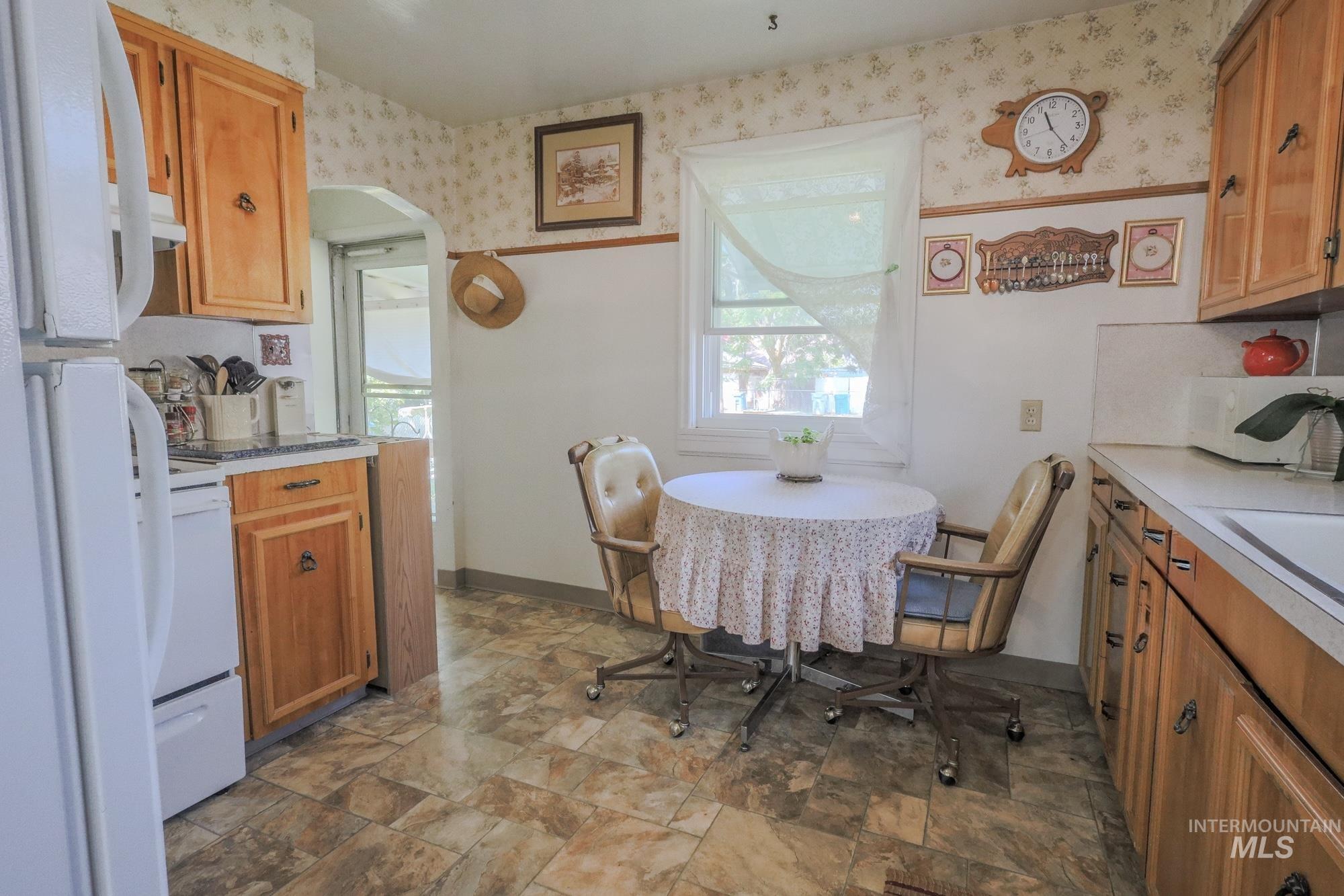 219 S Locust St, Nampa, Idaho 83686, 3 Bedrooms, 1 Bathroom, Residential For Sale, Price $329,000,MLS 98961100