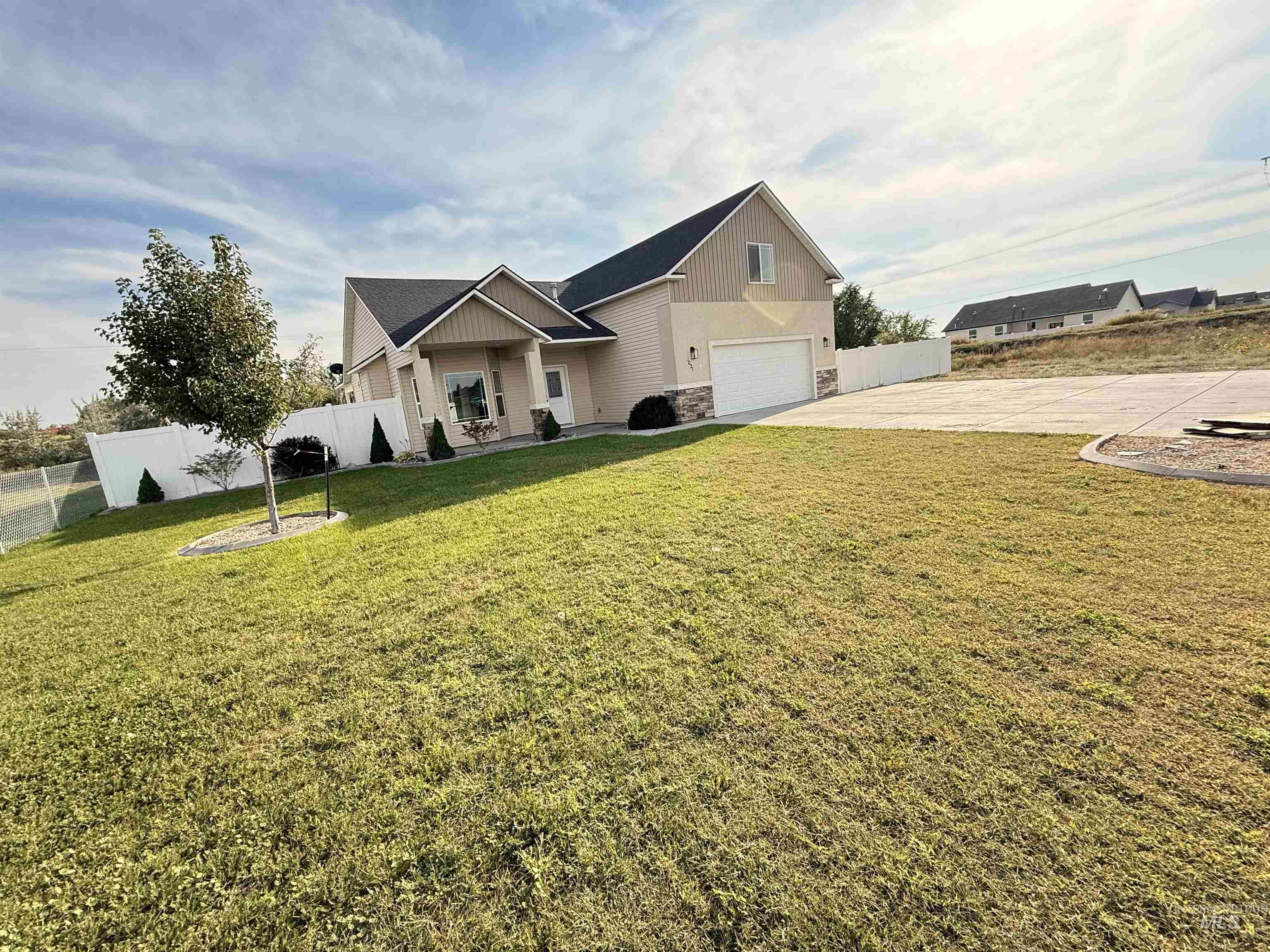 1021 12th Street, Rupert, Idaho 83350, 3 Bedrooms, 2.5 Bathrooms, Residential For Sale, Price $375,900,MLS 98961102