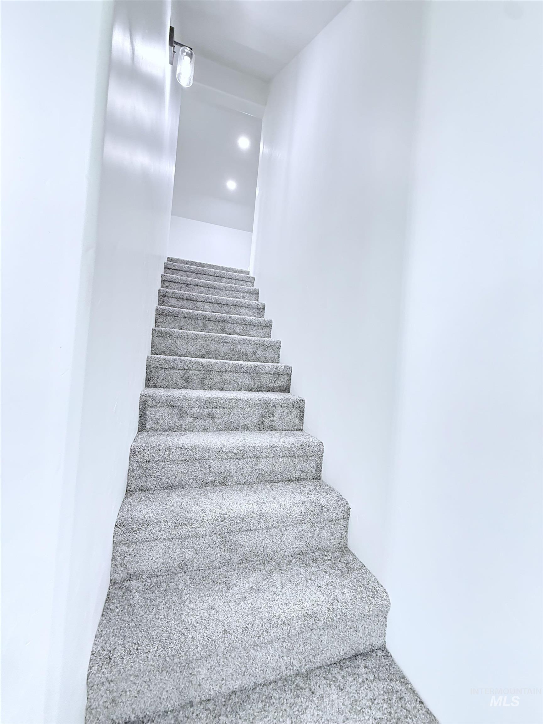 1021 12th Street, Rupert, Idaho 83350, 3 Bedrooms, 2.5 Bathrooms, Residential For Sale, Price $375,900,MLS 98961102