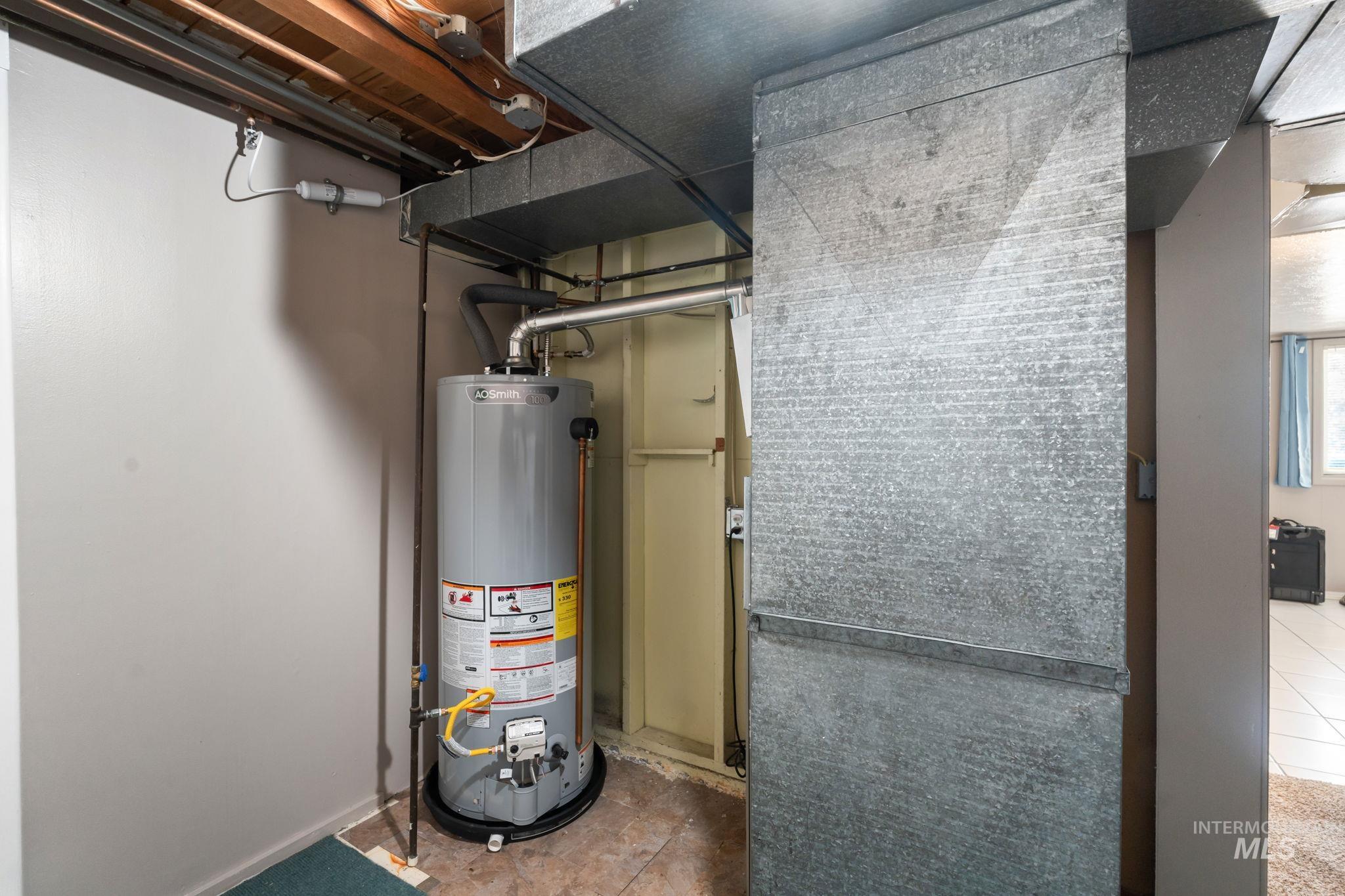 816 Park Lane, Pocatello, Idaho 83201, 5 Bedrooms, 2 Bathrooms, Residential For Sale, Price $349,900,MLS 98961147