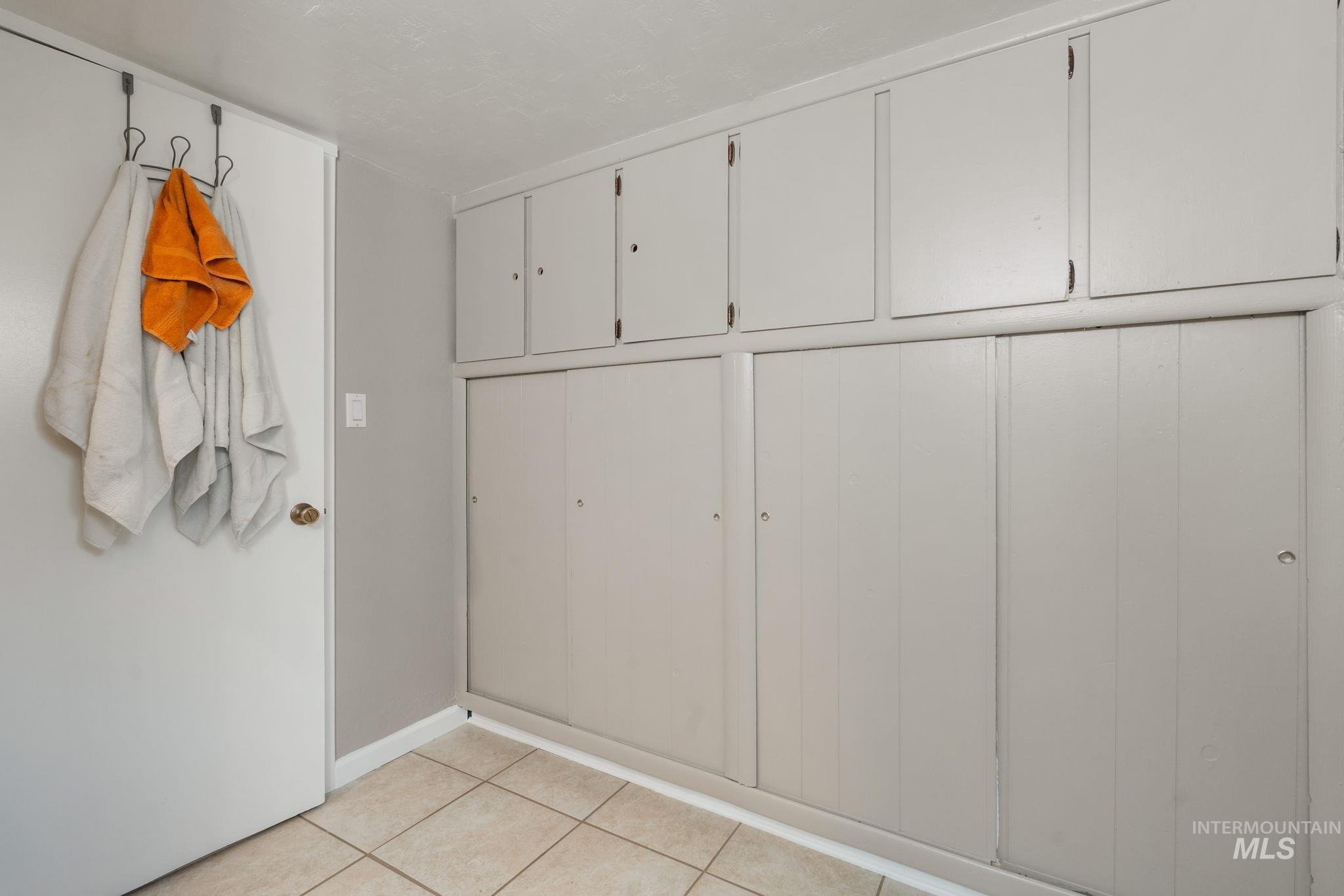 816 Park Lane, Pocatello, Idaho 83201, 5 Bedrooms, 2 Bathrooms, Residential For Sale, Price $349,900,MLS 98961147