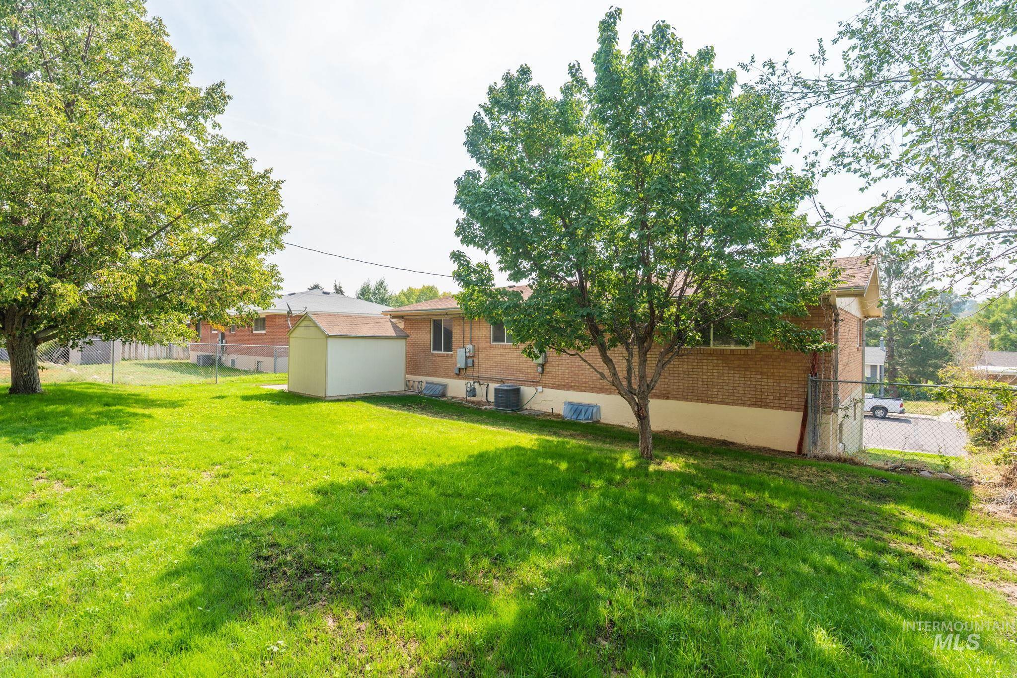 816 Park Lane, Pocatello, Idaho 83201, 5 Bedrooms, 2 Bathrooms, Residential For Sale, Price $349,900,MLS 98961147