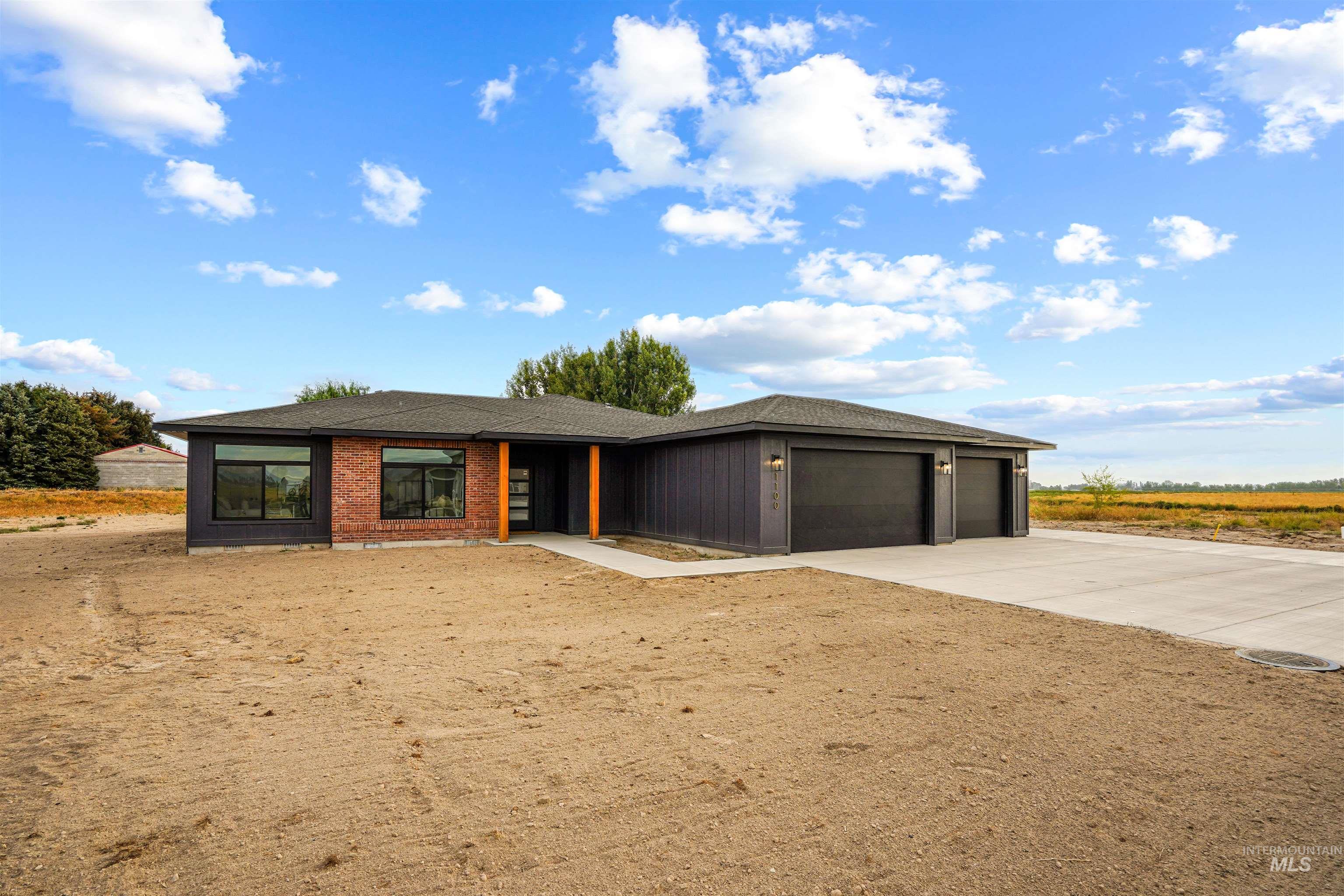 1100 Coventry Lane, Burley, Idaho 83318, 4 Bedrooms, 2 Bathrooms, Residential For Sale, Price $495,000,MLS 98961153