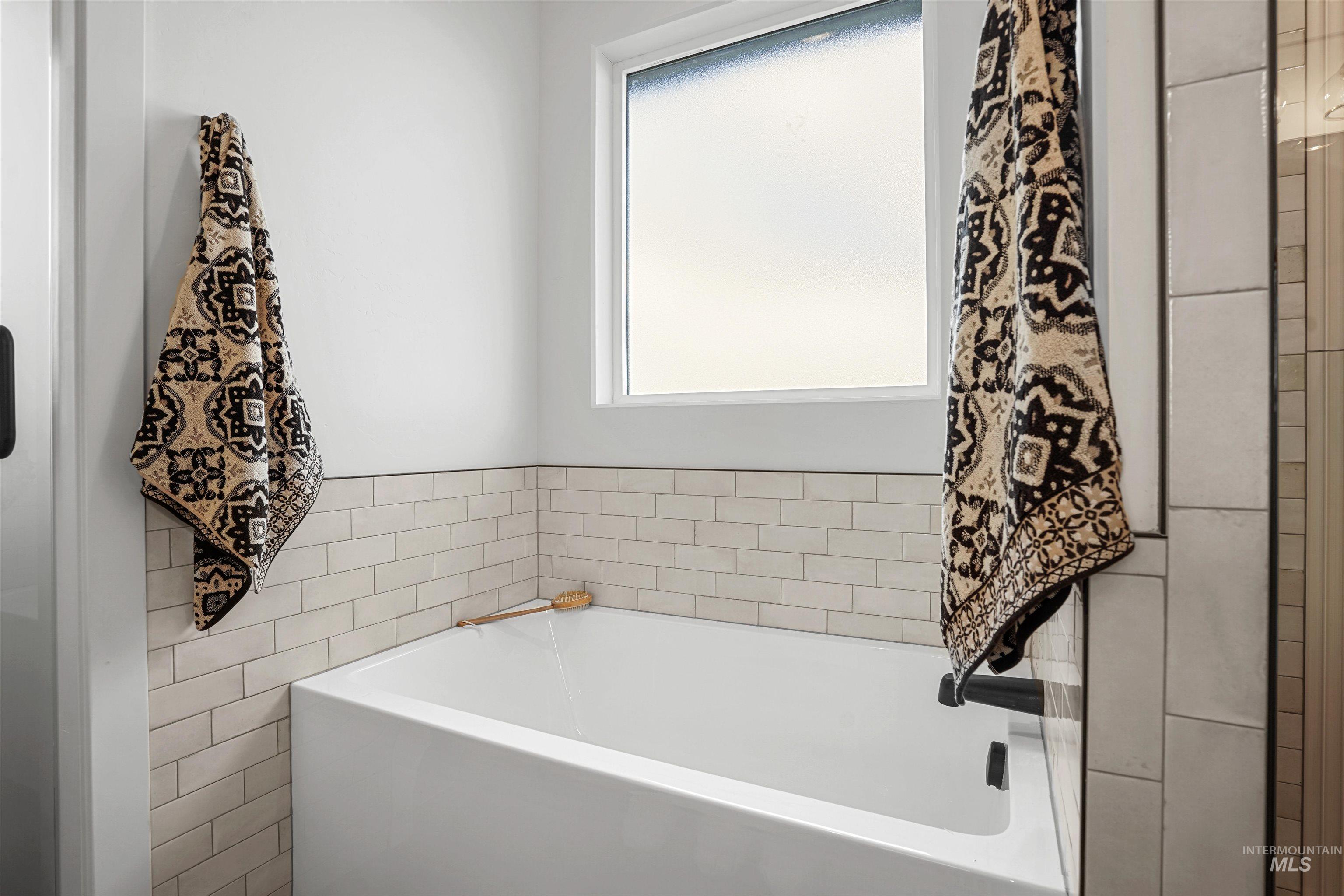 1100 Coventry Lane, Burley, Idaho 83318, 4 Bedrooms, 2 Bathrooms, Residential For Sale, Price $495,000,MLS 98961153