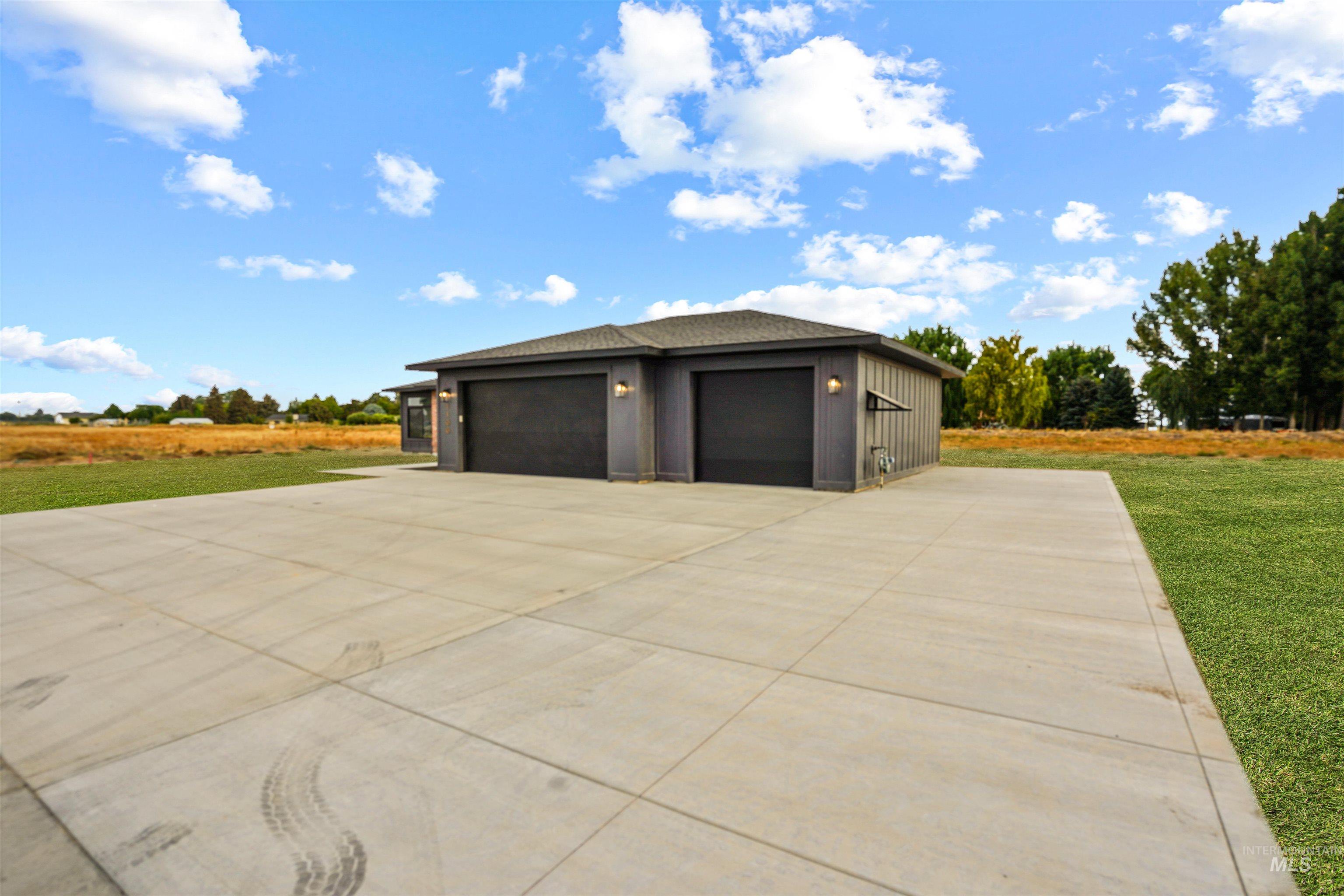 1100 Coventry Lane, Burley, Idaho 83318, 4 Bedrooms, 2 Bathrooms, Residential For Sale, Price $495,000,MLS 98961153