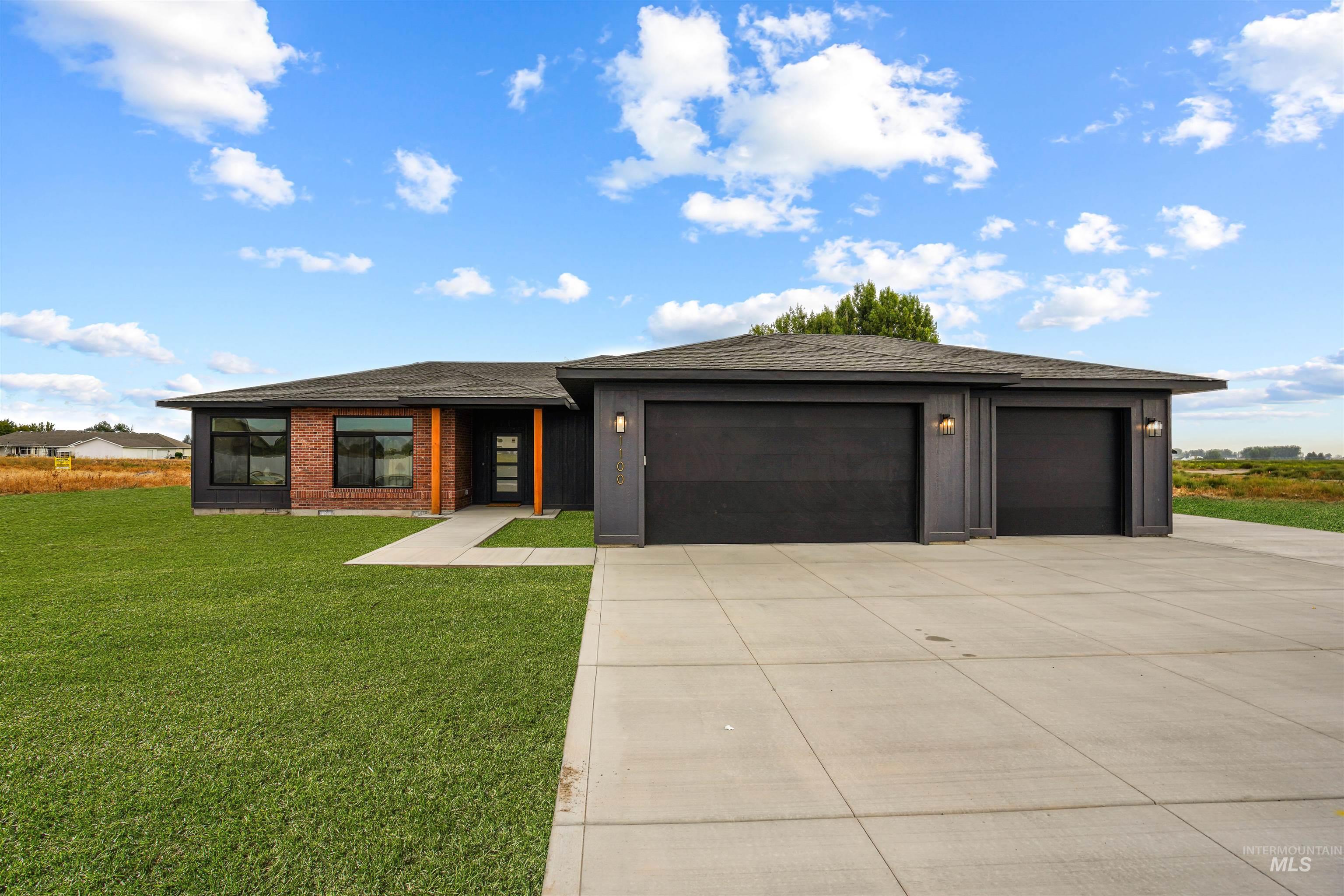 1100 Coventry Lane, Burley, Idaho 83318, 4 Bedrooms, 2 Bathrooms, Residential For Sale, Price $495,000,MLS 98961153