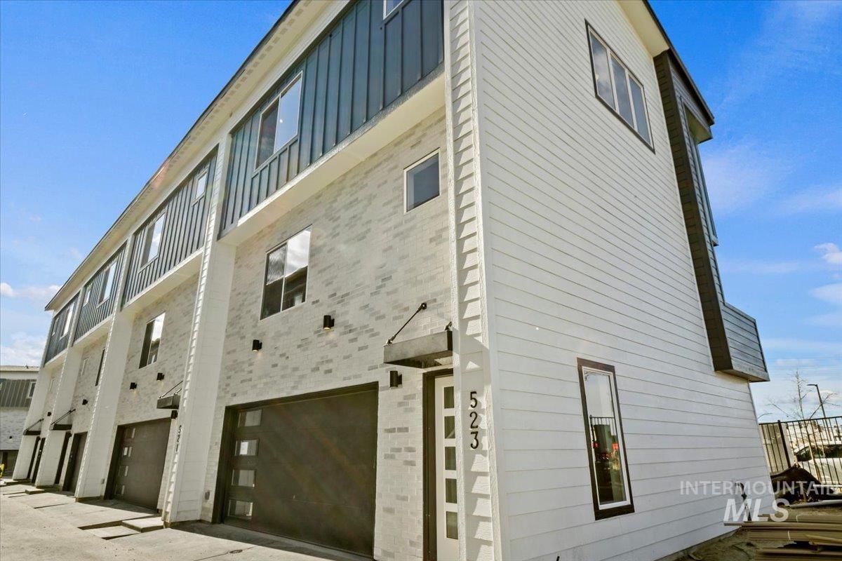 516 N Lucy Lane, Nampa, Idaho 83687, 3 Bedrooms, 2.5 Bathrooms, Residential For Sale, Price $320,000,MLS 98961185