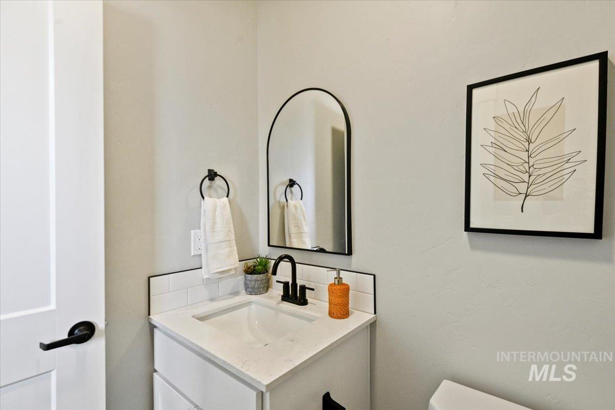 516 N Lucy Lane, Nampa, Idaho 83687, 3 Bedrooms, 2.5 Bathrooms, Residential For Sale, Price $320,000,MLS 98961185