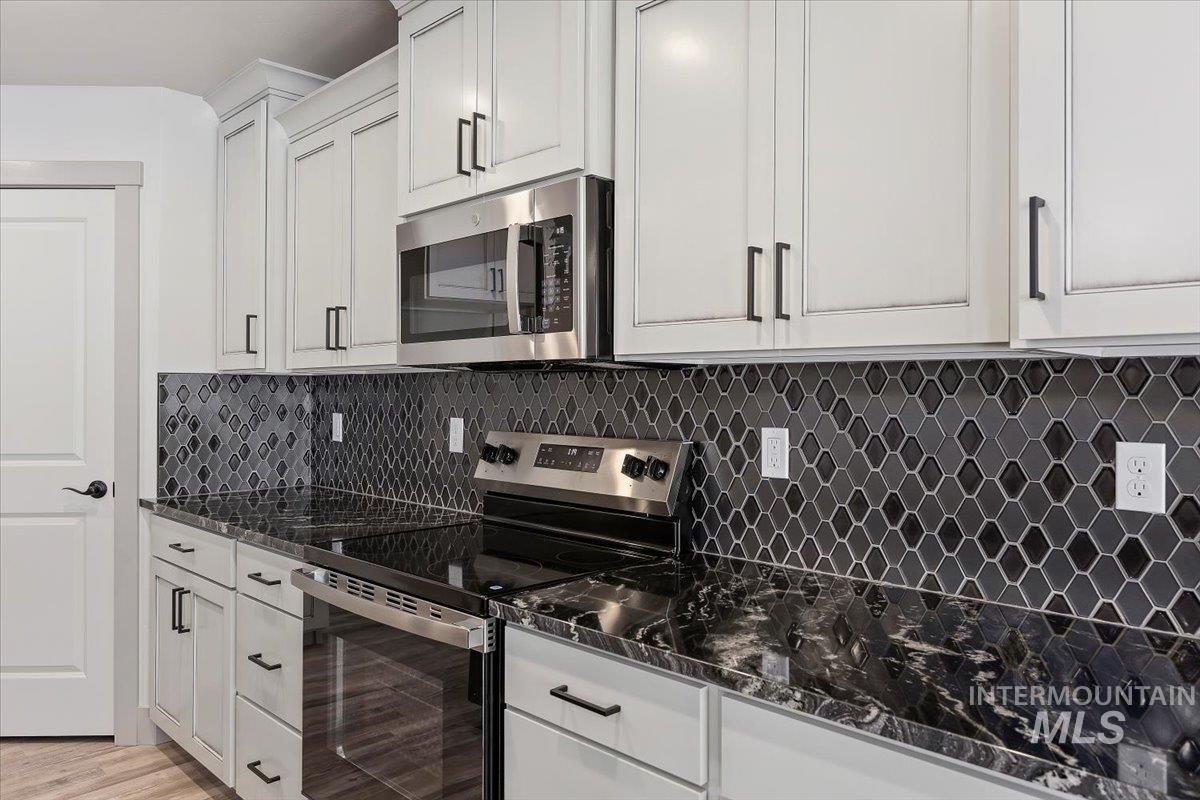 1304 20th Ave E, Jerome, Idaho 83338, 4 Bedrooms, 2.5 Bathrooms, Residential For Sale, Price $430,000,MLS 98961198