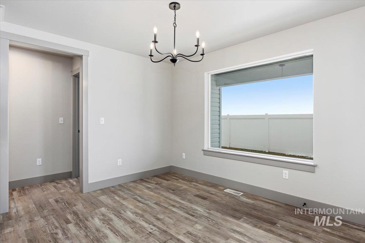 1304 20th Ave E, Jerome, Idaho 83338, 4 Bedrooms, 2.5 Bathrooms, Residential For Sale, Price $430,000,MLS 98961198