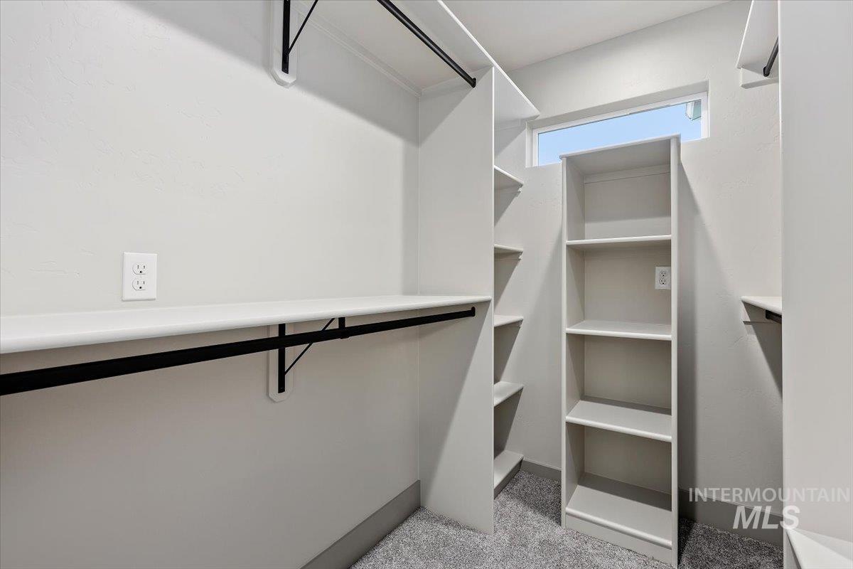 1304 20th Ave E, Jerome, Idaho 83338, 4 Bedrooms, 2.5 Bathrooms, Residential For Sale, Price $430,000,MLS 98961198