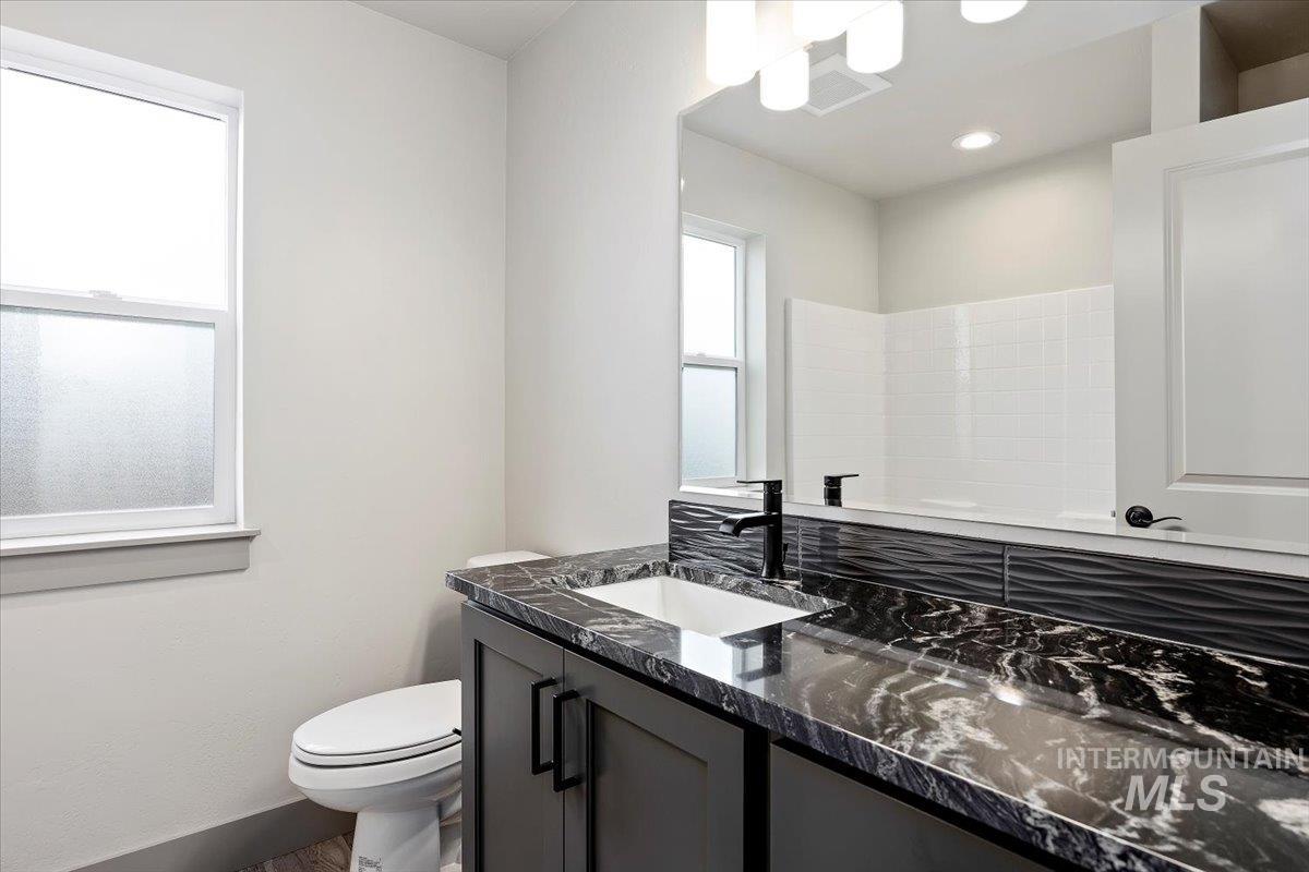 1304 20th Ave E, Jerome, Idaho 83338, 4 Bedrooms, 2.5 Bathrooms, Residential For Sale, Price $430,000,MLS 98961198