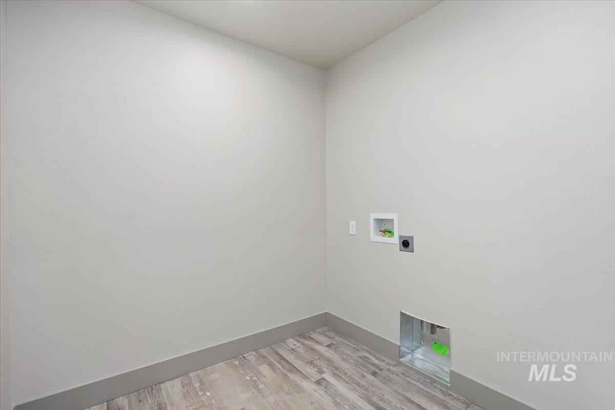 1304 20th Ave E, Jerome, Idaho 83338, 4 Bedrooms, 2.5 Bathrooms, Residential For Sale, Price $430,000,MLS 98961198