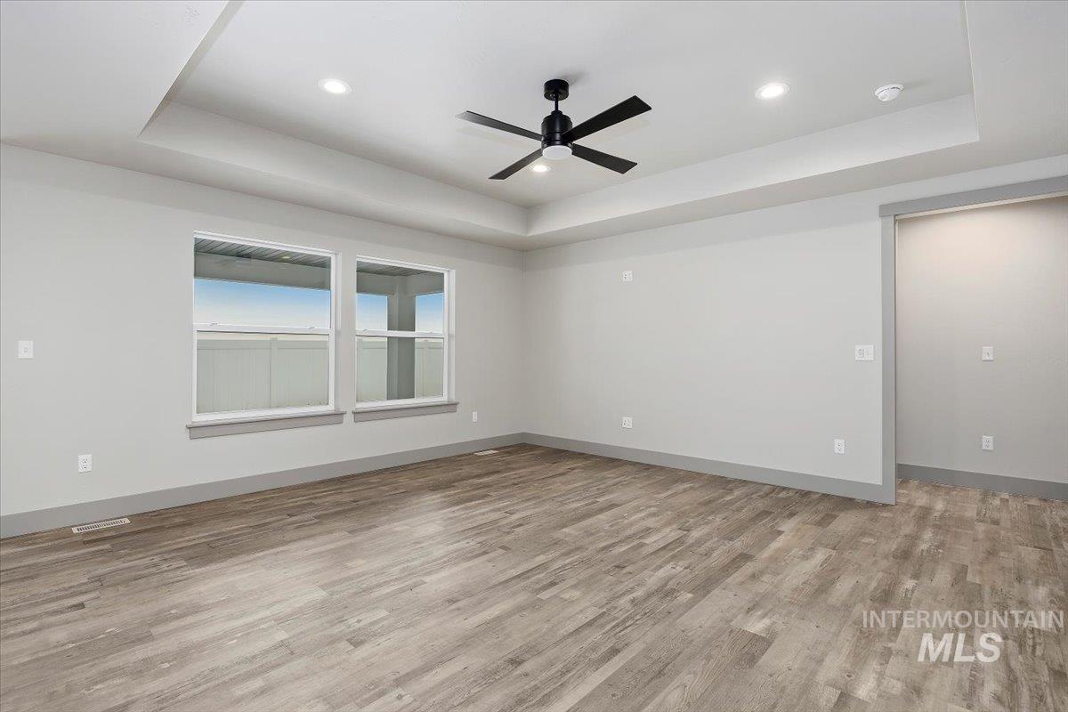 1304 20th Ave E, Jerome, Idaho 83338, 4 Bedrooms, 2.5 Bathrooms, Residential For Sale, Price $430,000,MLS 98961198