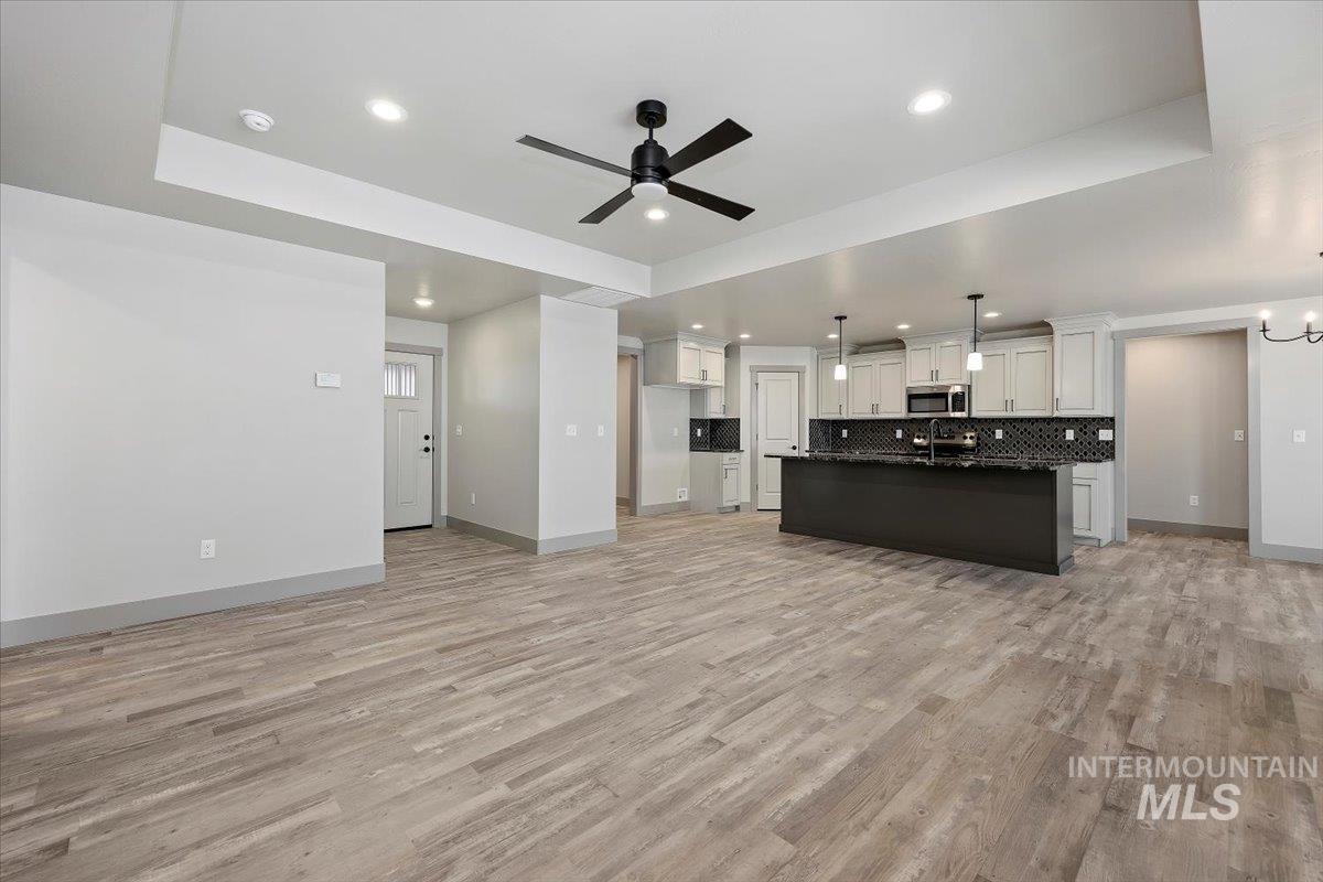 1304 20th Ave E, Jerome, Idaho 83338, 4 Bedrooms, 2.5 Bathrooms, Residential For Sale, Price $430,000,MLS 98961198