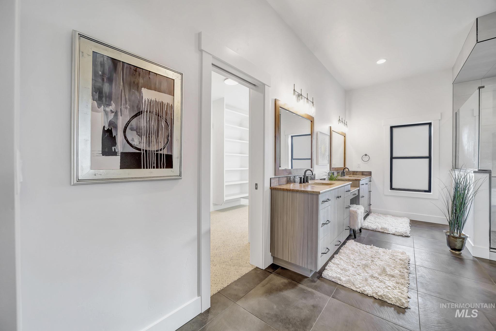 1580 Clear Creek Loop, Twin Falls, Idaho 83301, 3 Bedrooms, 2.5 Bathrooms, Residential For Sale, Price $938,000,MLS 98961202