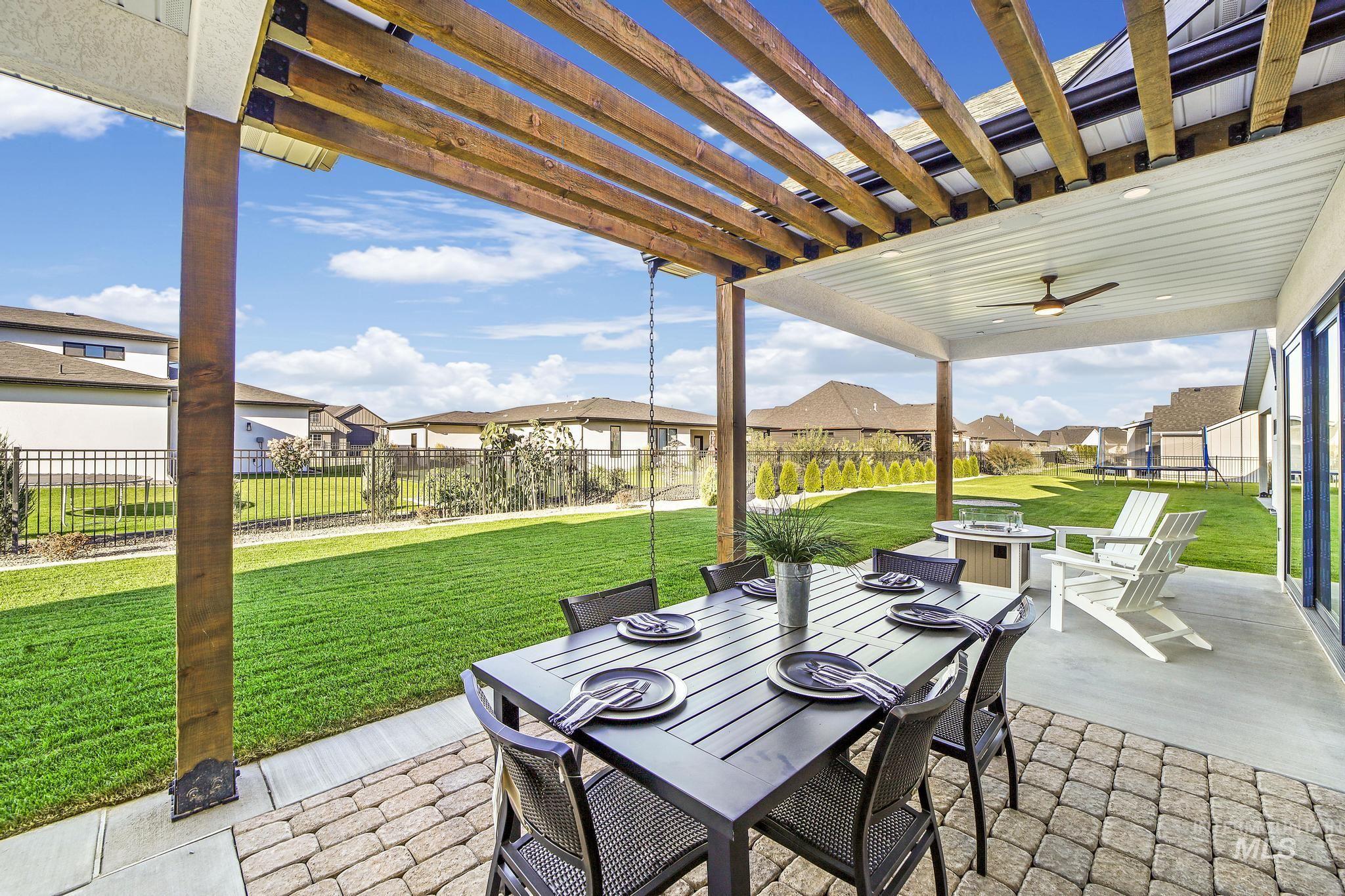 1580 Clear Creek Loop, Twin Falls, Idaho 83301, 3 Bedrooms, 2.5 Bathrooms, Residential For Sale, Price $938,000,MLS 98961202