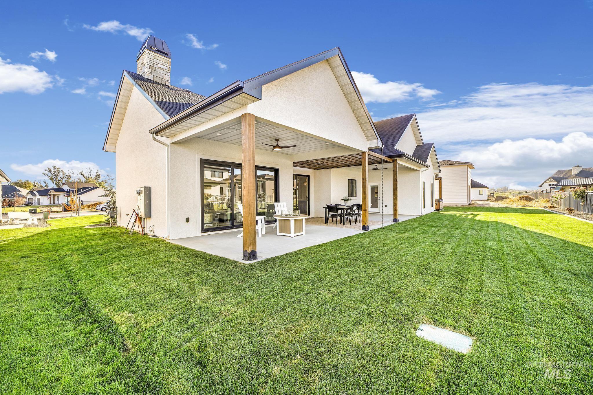 1580 Clear Creek Loop, Twin Falls, Idaho 83301, 3 Bedrooms, 2.5 Bathrooms, Residential For Sale, Price $938,000,MLS 98961202