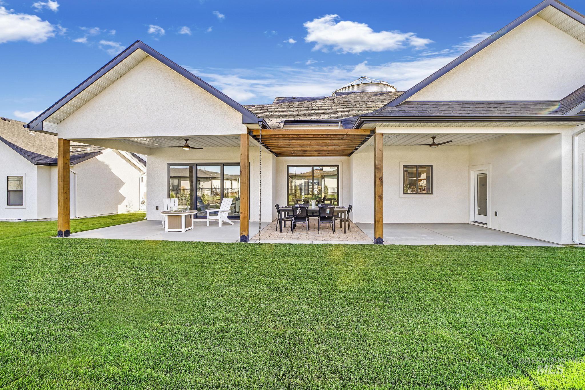 1580 Clear Creek Loop, Twin Falls, Idaho 83301, 3 Bedrooms, 2.5 Bathrooms, Residential For Sale, Price $938,000,MLS 98961202