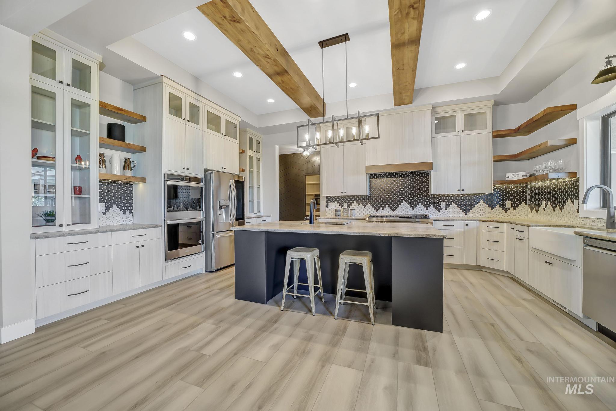 1580 Clear Creek Loop, Twin Falls, Idaho 83301, 3 Bedrooms, 2.5 Bathrooms, Residential For Sale, Price $938,000,MLS 98961202