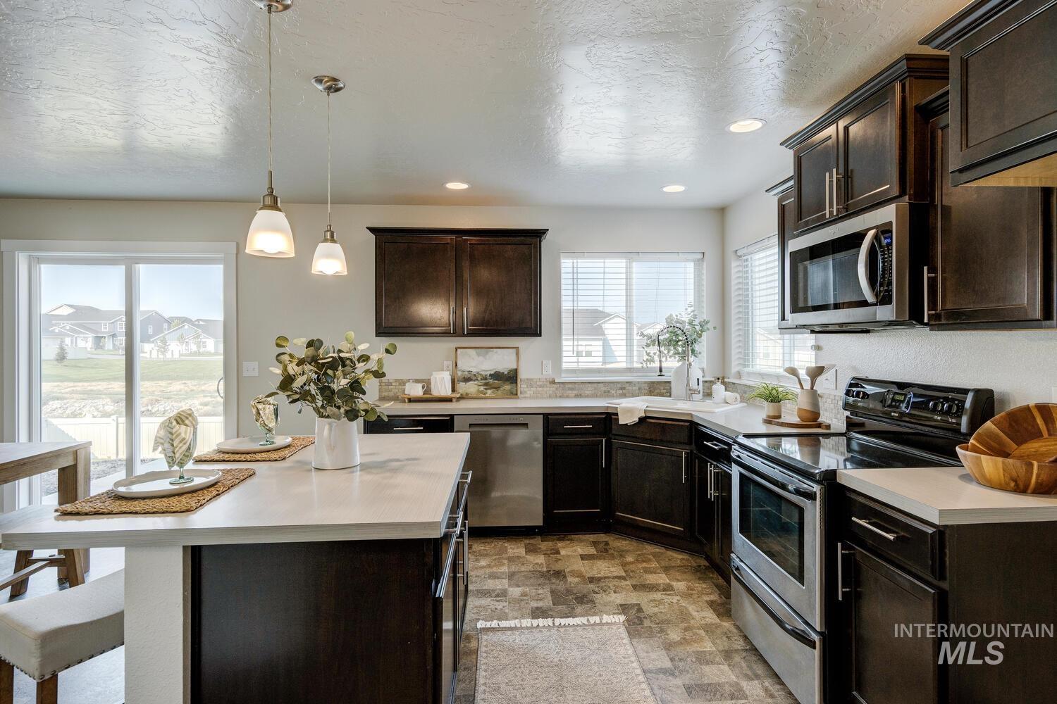 3545 S. Fork Ave., Nampa, Idaho 83686, 4 Bedrooms, 2.5 Bathrooms, Residential For Sale, Price $434,990,MLS 98961219