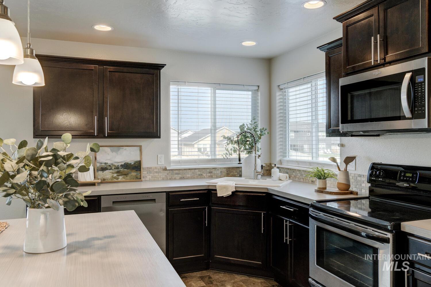 3545 S. Fork Ave., Nampa, Idaho 83686, 4 Bedrooms, 2.5 Bathrooms, Residential For Sale, Price $434,990,MLS 98961219