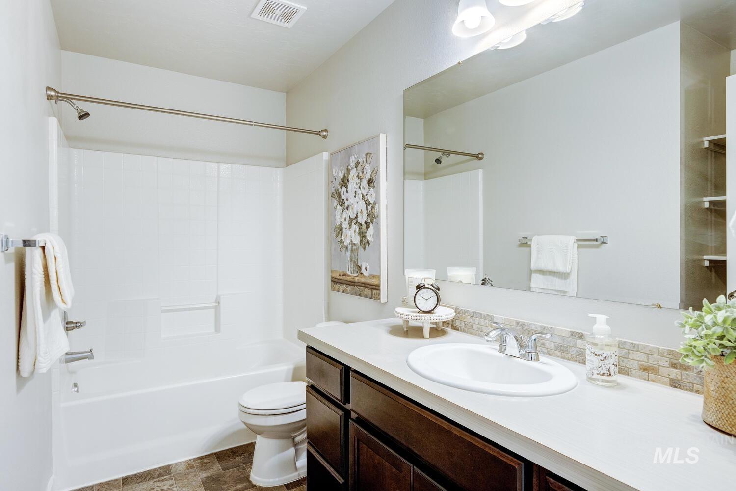 3545 S. Fork Ave., Nampa, Idaho 83686, 4 Bedrooms, 2.5 Bathrooms, Residential For Sale, Price $434,990,MLS 98961219