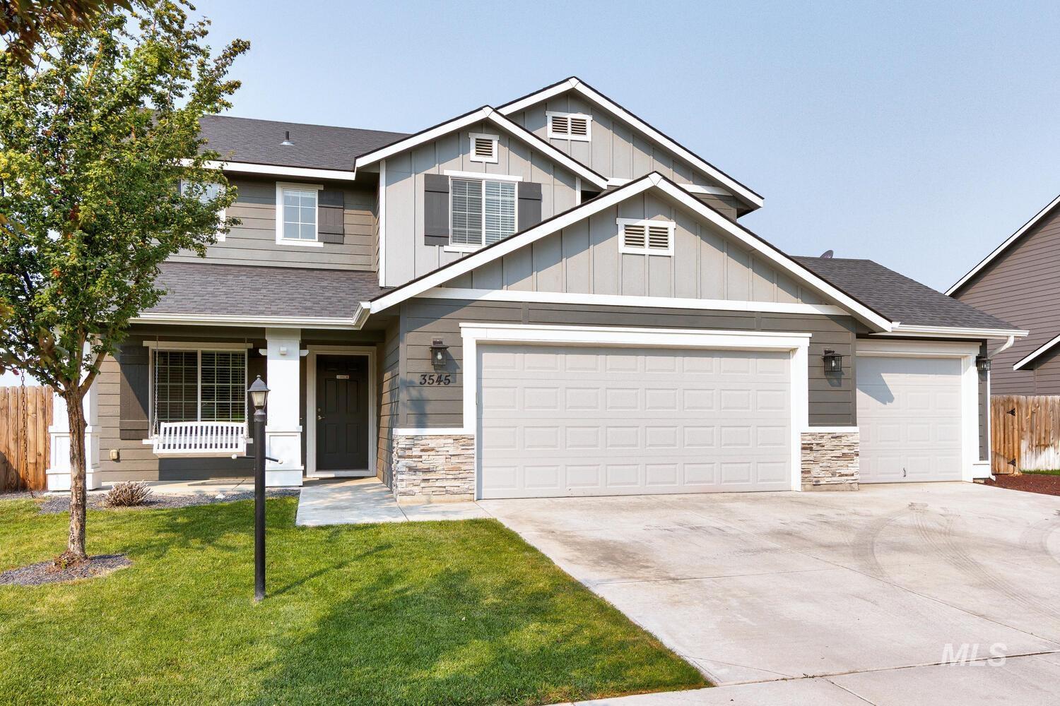 3545 S. Fork Ave., Nampa, Idaho 83686, 4 Bedrooms, 2.5 Bathrooms, Residential For Sale, Price $434,990,MLS 98961219