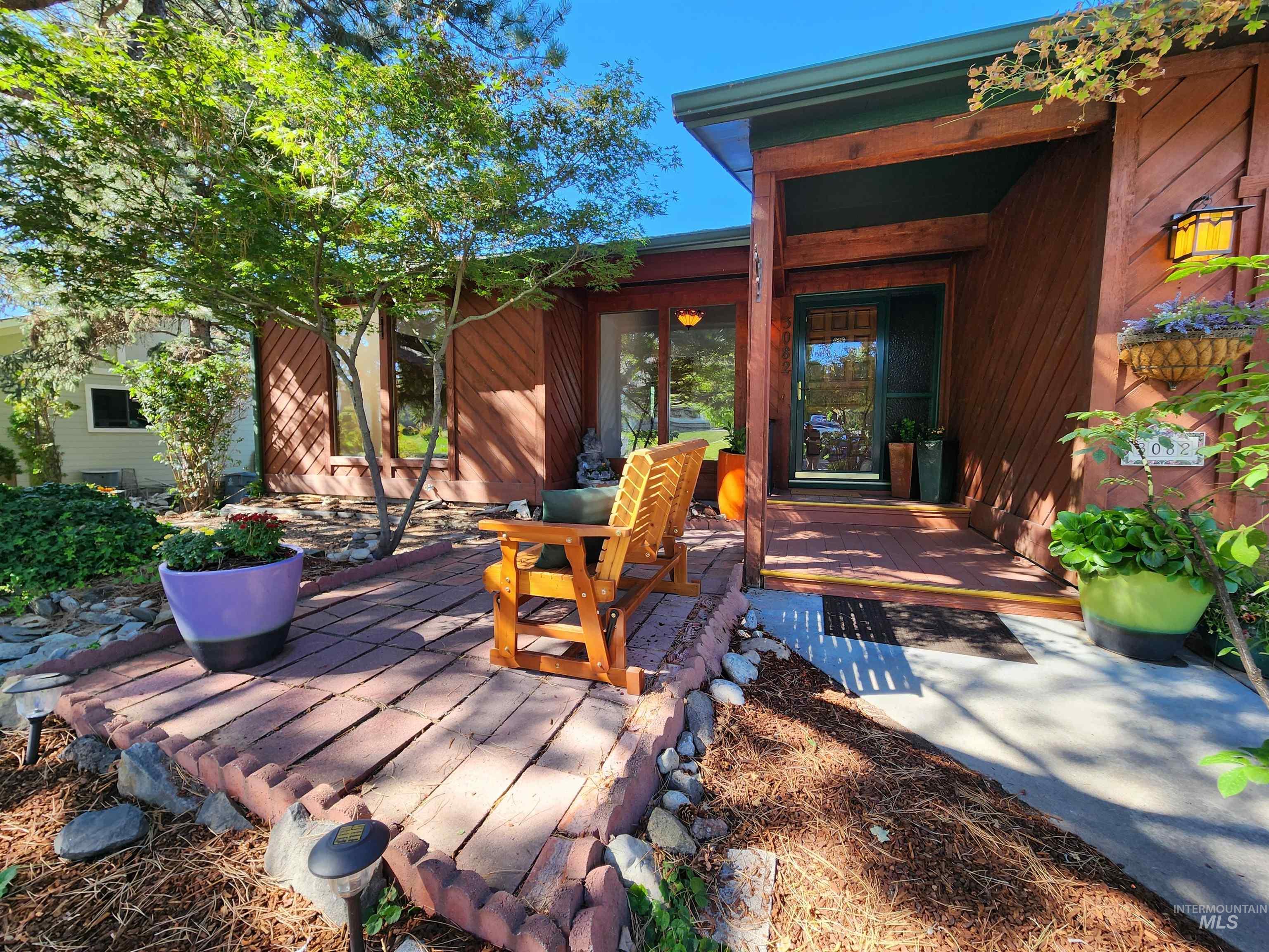 3082 E Sweetwater Dr, Boise, Idaho 83716, 5 Bedrooms, 2 Bathrooms, Residential For Sale, Price $664,000,MLS 98961284