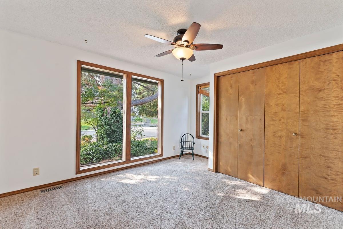 3082 E Sweetwater Dr, Boise, Idaho 83716, 5 Bedrooms, 2 Bathrooms, Residential For Sale, Price $664,000,MLS 98961284