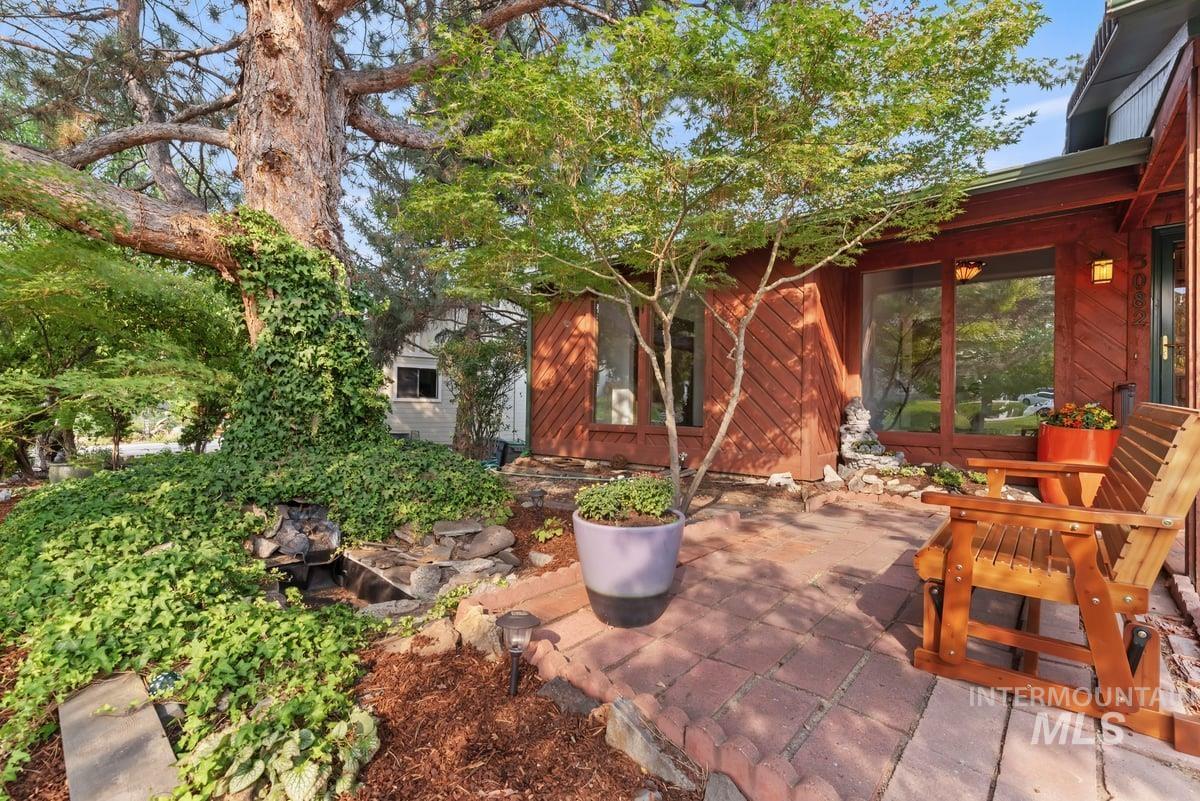 3082 E Sweetwater Dr, Boise, Idaho 83716, 5 Bedrooms, 2 Bathrooms, Residential For Sale, Price $664,000,MLS 98961284