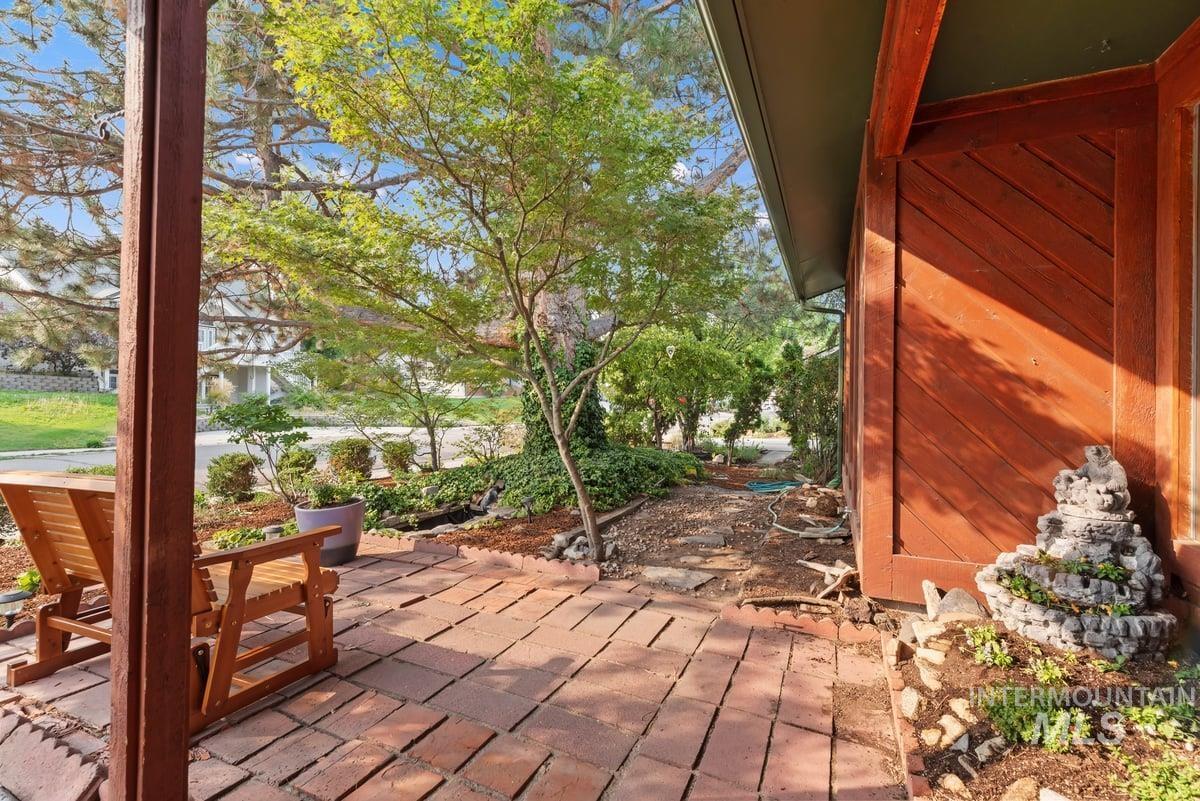 3082 E Sweetwater Dr, Boise, Idaho 83716, 5 Bedrooms, 2 Bathrooms, Residential For Sale, Price $664,000,MLS 98961284