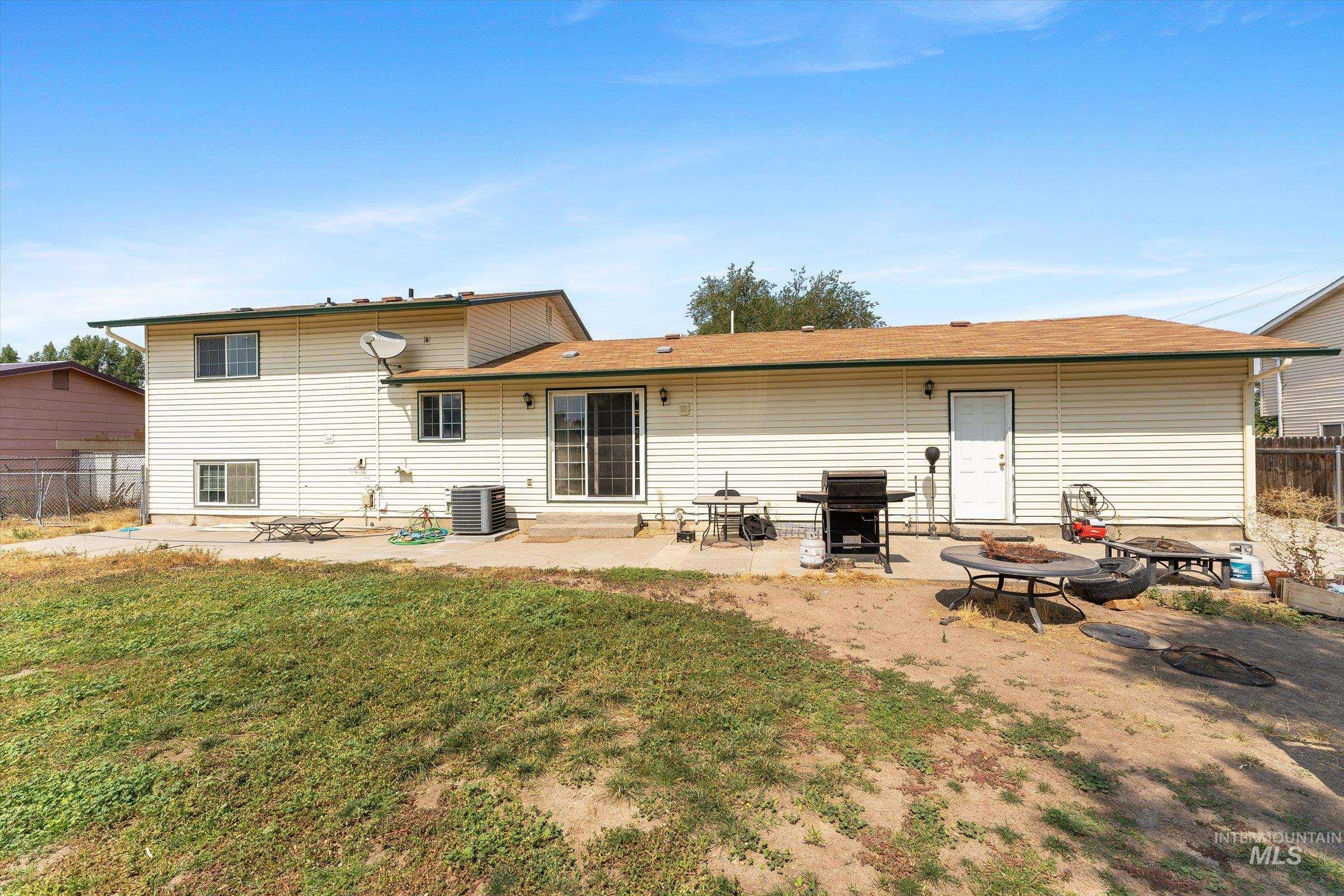 115 NW Wilson Circle, Mountain Home, Idaho 83647, 4 Bedrooms, 2 Bathrooms, Residential For Sale, Price $345,000,MLS 98961297