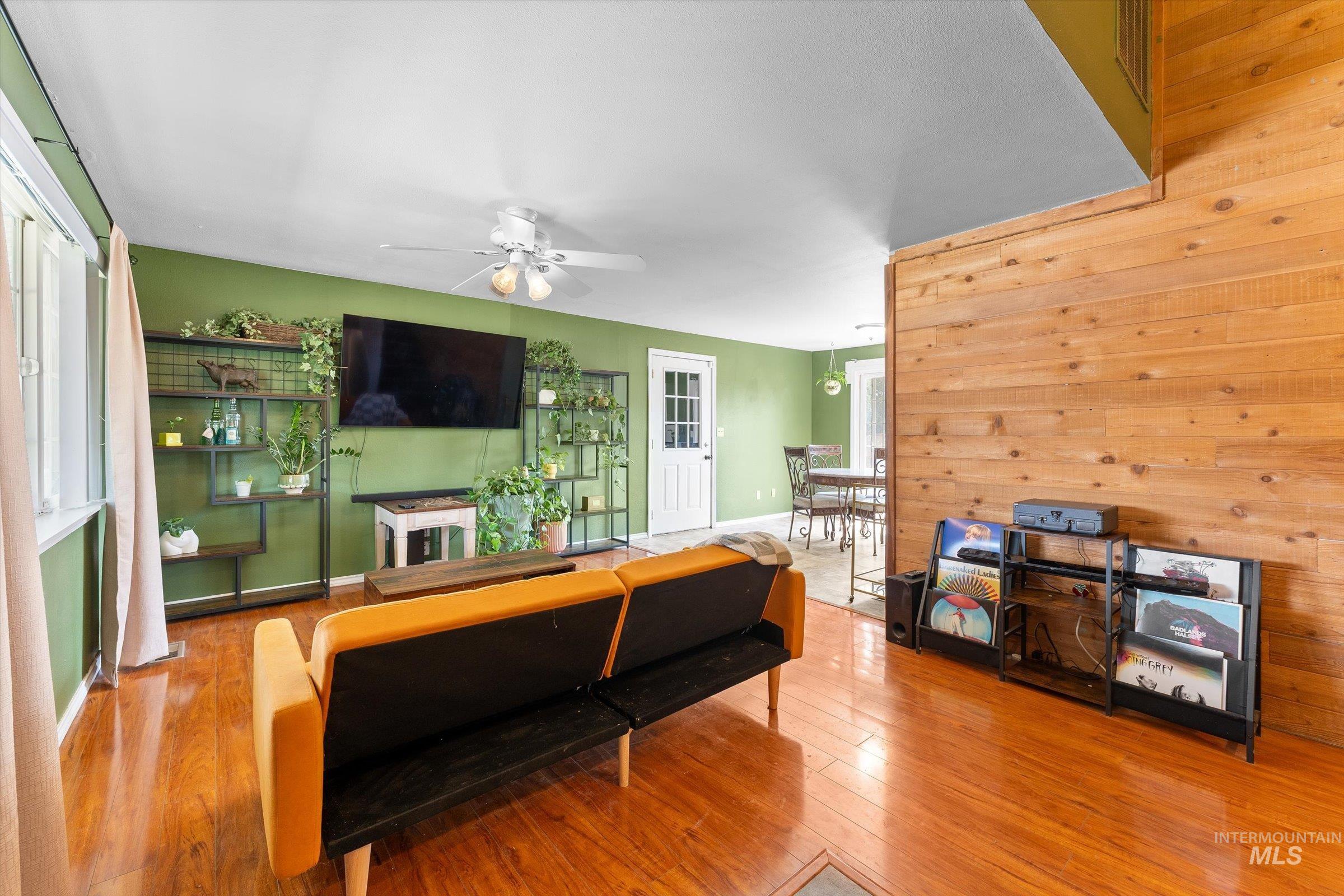 115 NW Wilson Circle, Mountain Home, Idaho 83647, 4 Bedrooms, 2 Bathrooms, Residential For Sale, Price $345,000,MLS 98961297