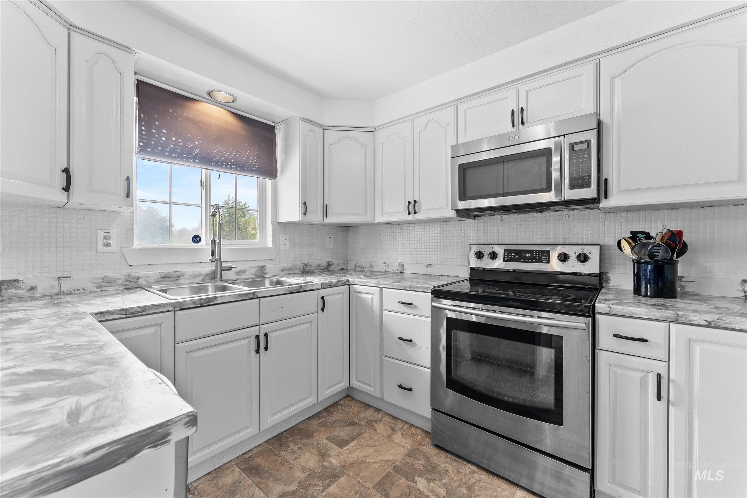 115 NW Wilson Circle, Mountain Home, Idaho 83647, 4 Bedrooms, 2 Bathrooms, Residential For Sale, Price $345,000,MLS 98961297