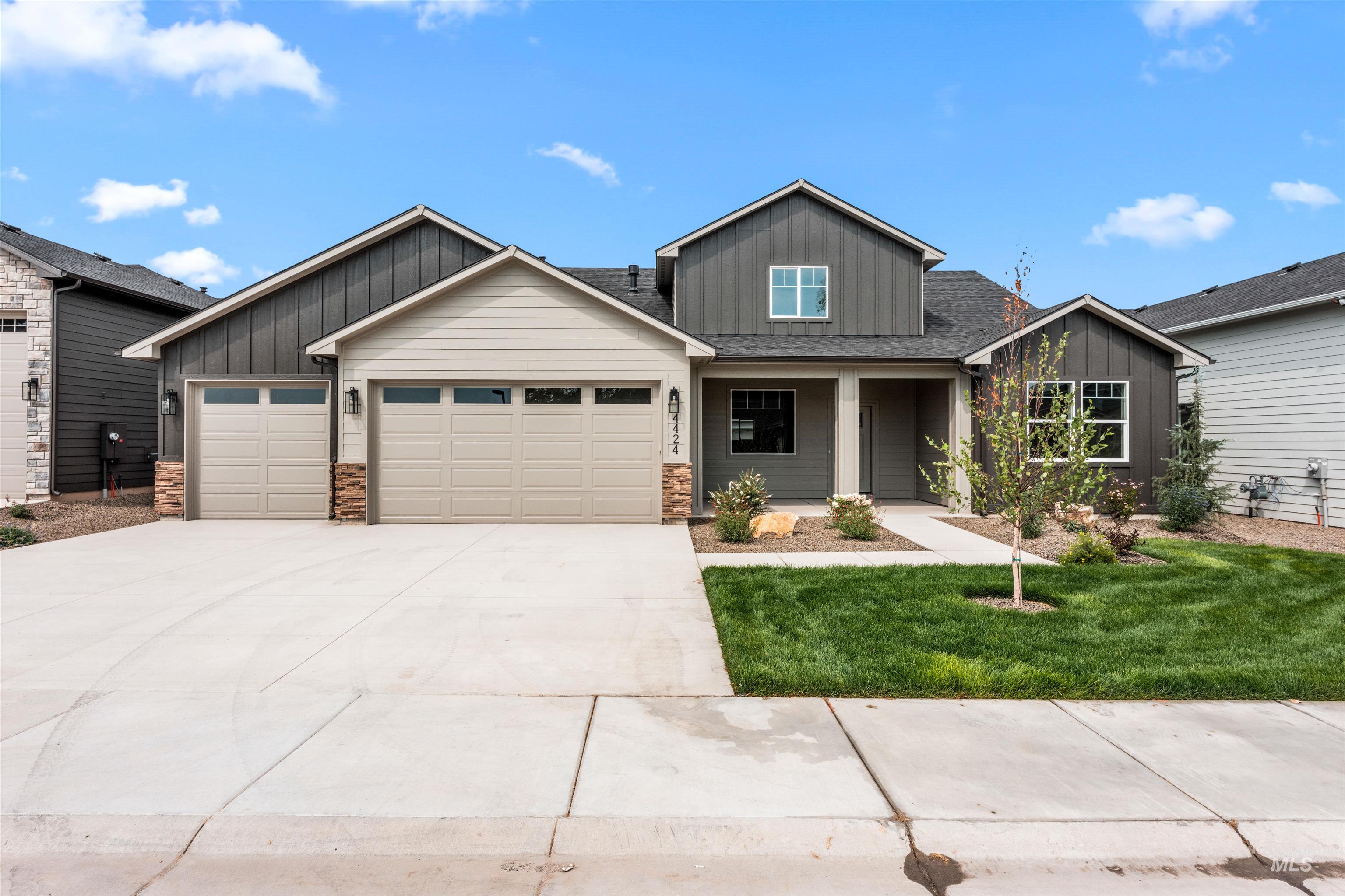 4424 E Wingate Ct, Nampa, Idaho 83687, 5 Bedrooms, 3 Bathrooms, Residential For Sale, Price $565,000,MLS 98961341