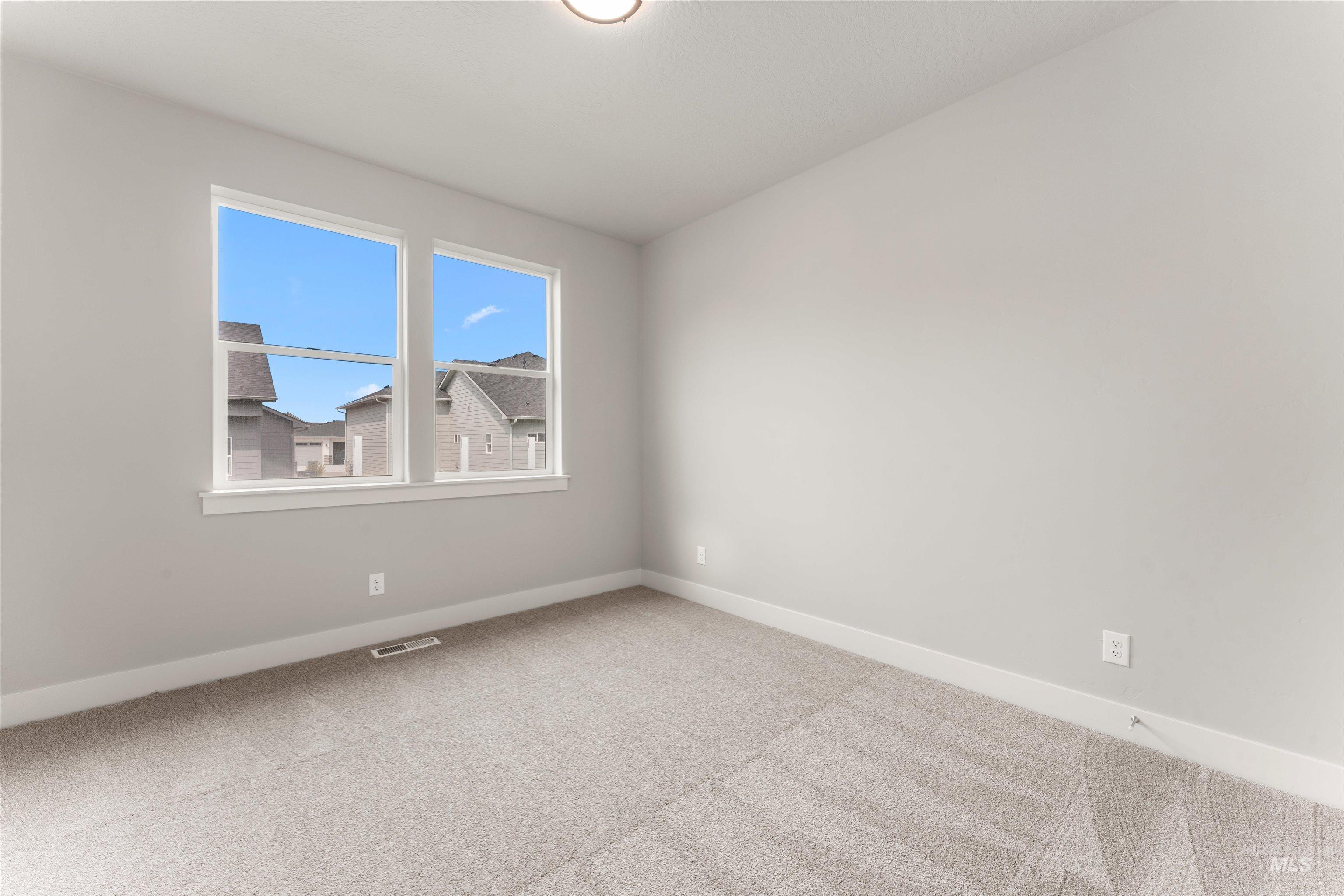 4424 E Wingate Ct, Nampa, Idaho 83687, 5 Bedrooms, 3 Bathrooms, Residential For Sale, Price $565,000,MLS 98961341