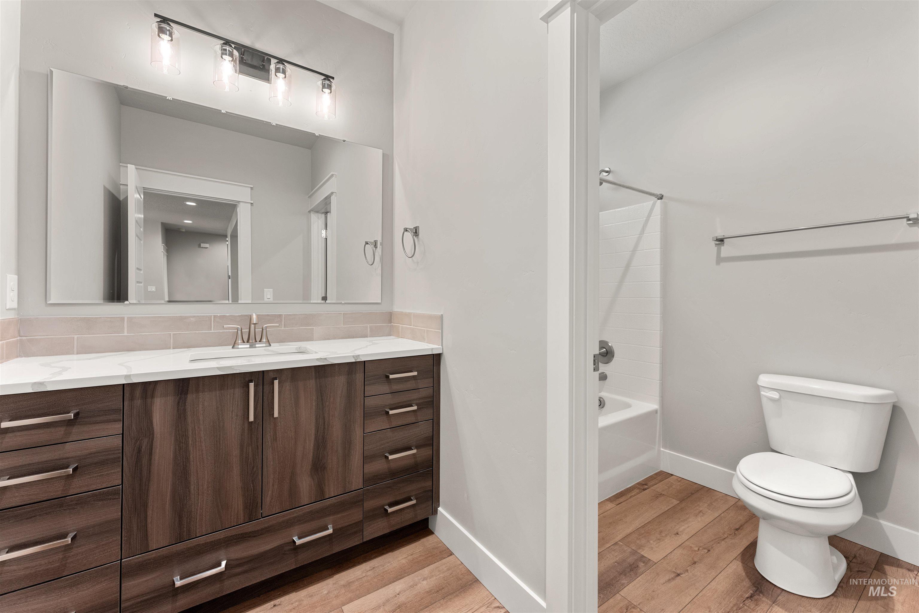 4424 E Wingate Ct, Nampa, Idaho 83687, 5 Bedrooms, 3 Bathrooms, Residential For Sale, Price $565,000,MLS 98961341