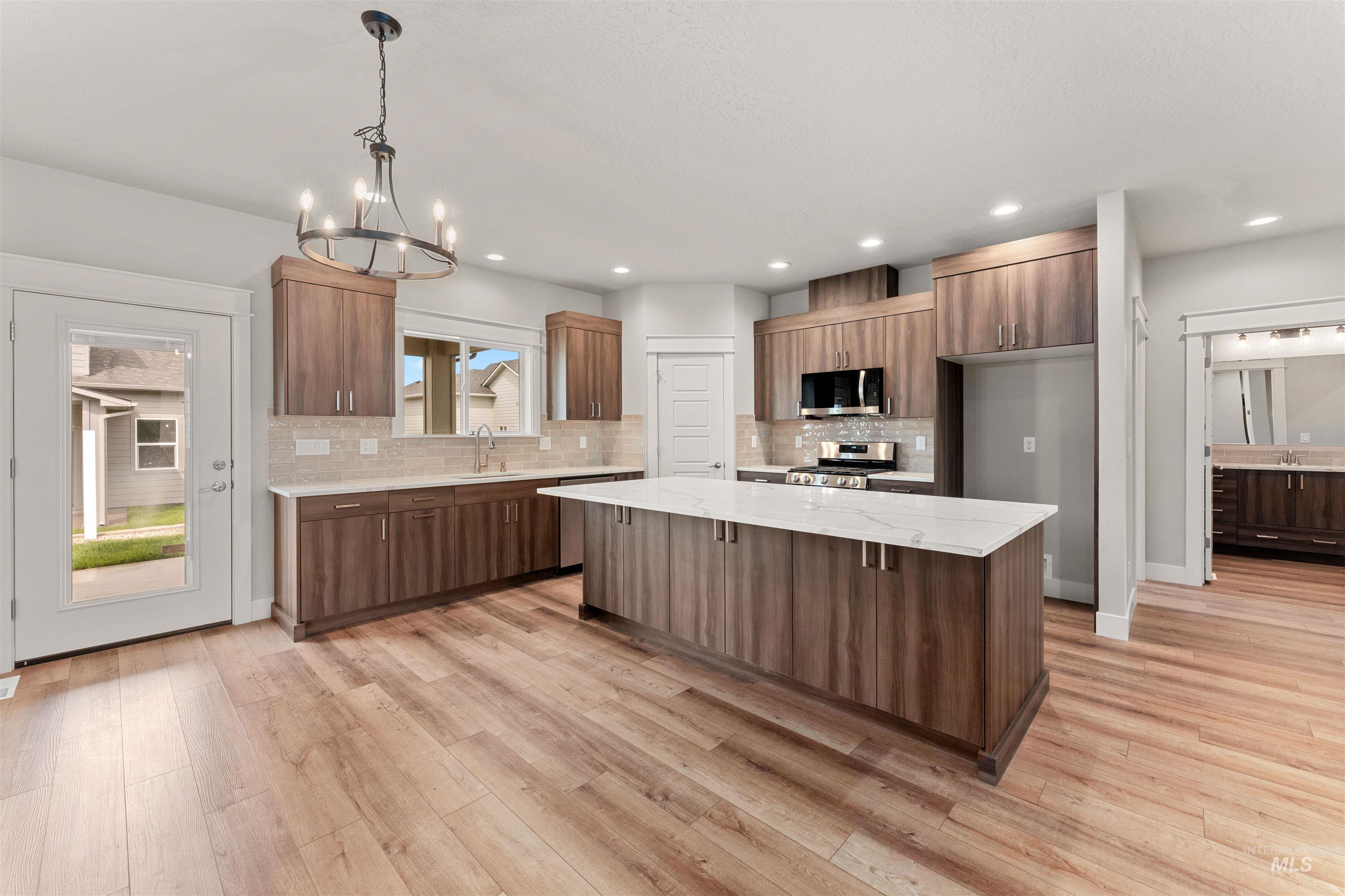 4424 E Wingate Ct, Nampa, Idaho 83687, 5 Bedrooms, 3 Bathrooms, Residential For Sale, Price $565,000,MLS 98961341