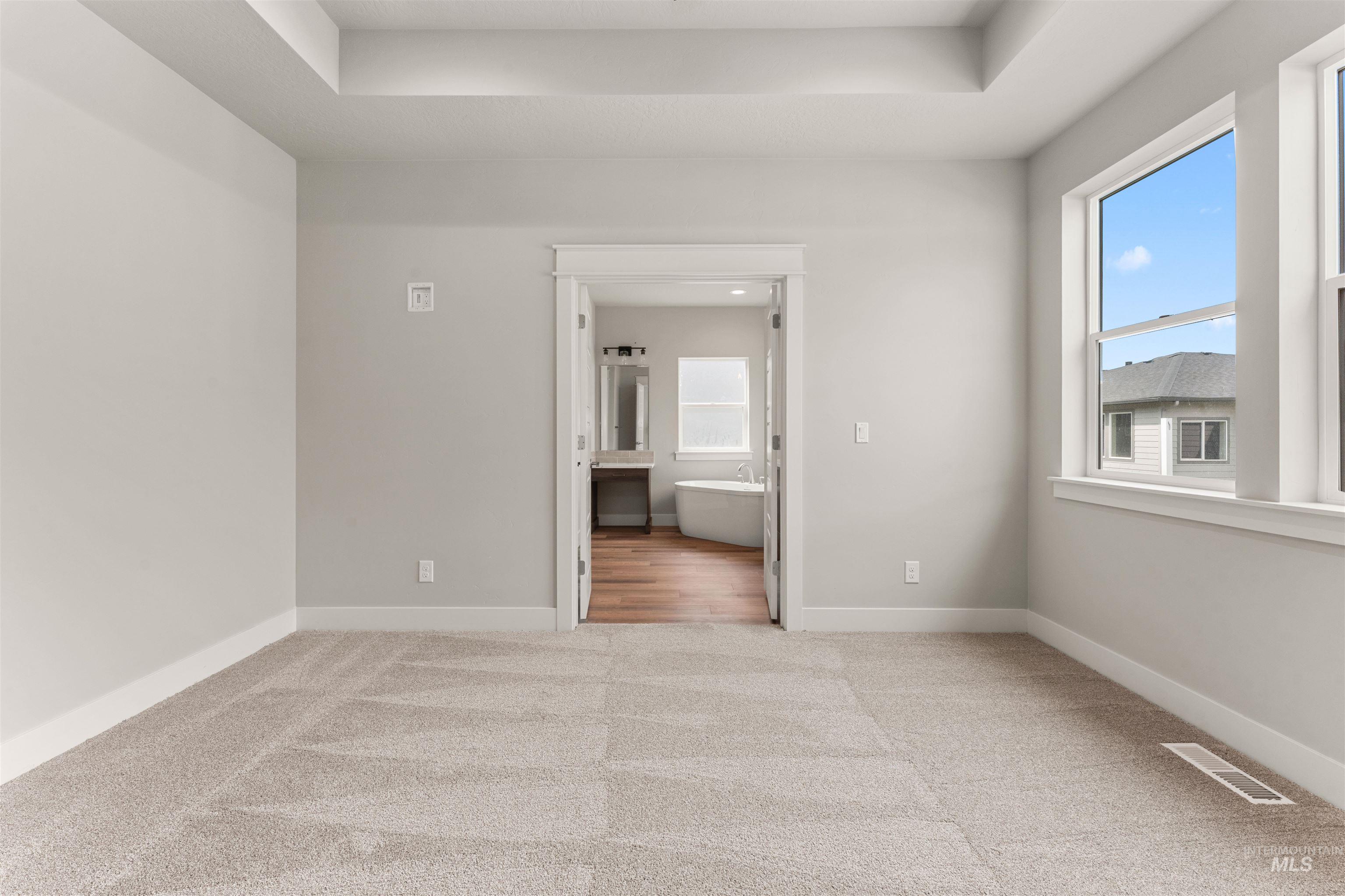 4424 E Wingate Ct, Nampa, Idaho 83687, 5 Bedrooms, 3 Bathrooms, Residential For Sale, Price $565,000,MLS 98961341