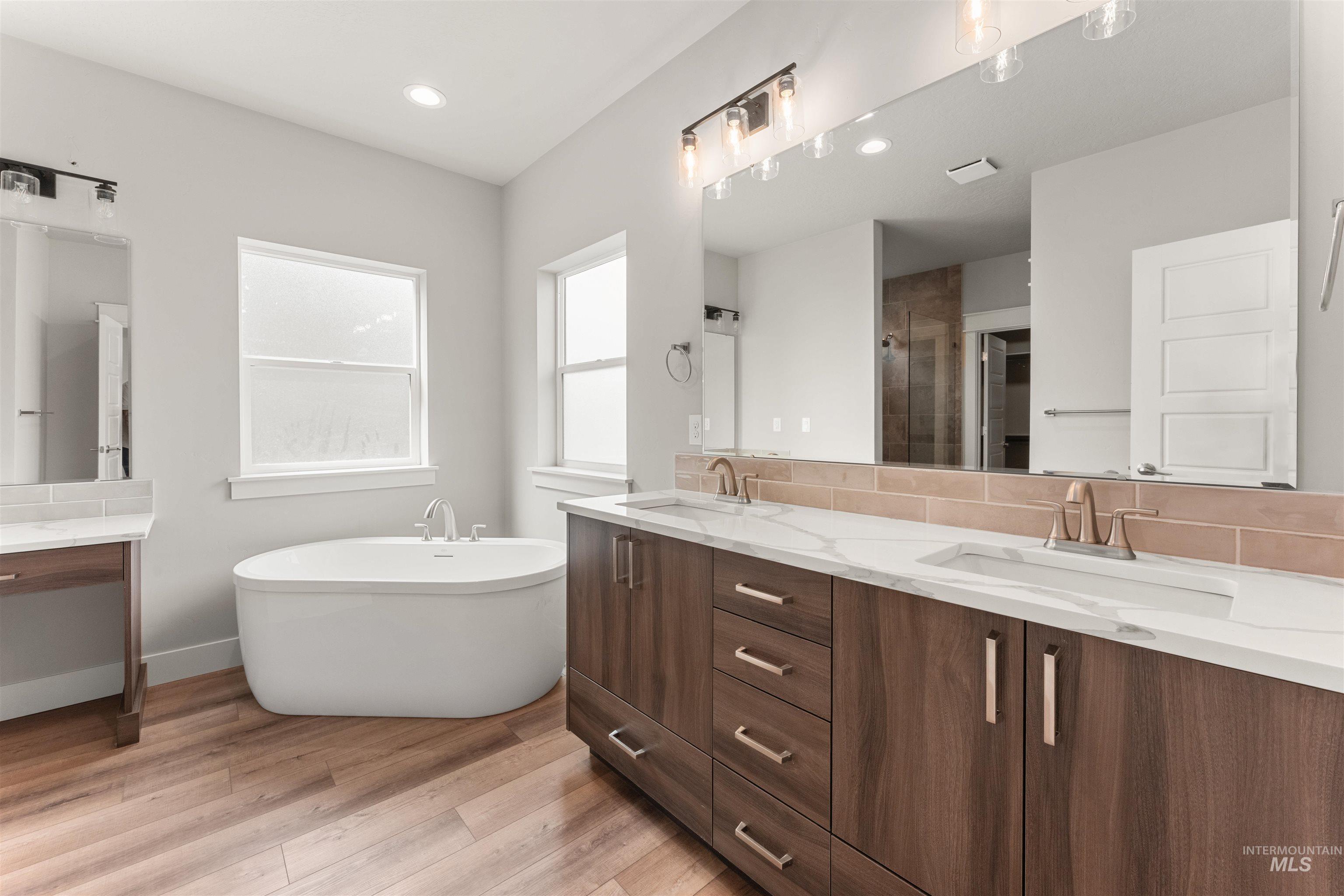 4424 E Wingate Ct, Nampa, Idaho 83687, 5 Bedrooms, 3 Bathrooms, Residential For Sale, Price $565,000,MLS 98961341