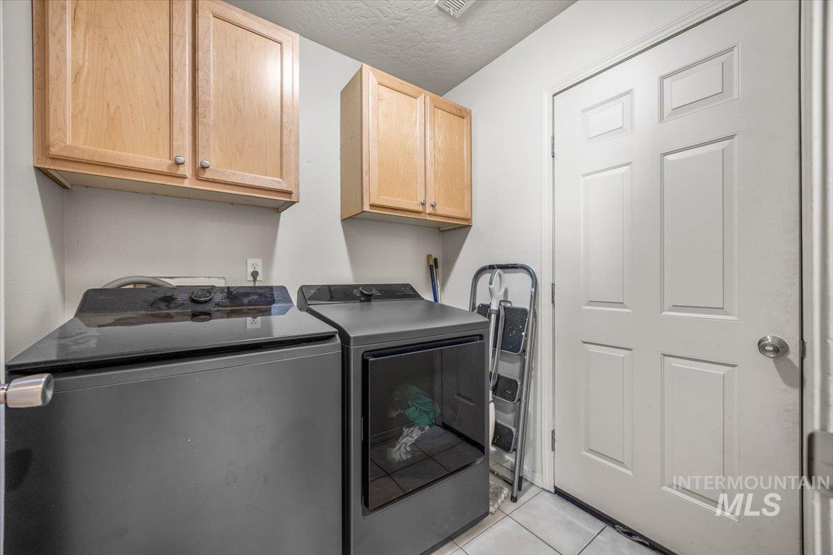 208 Parkland Way, Caldwell, Idaho 83605, 4 Bedrooms, 2.5 Bathrooms, Residential For Sale, Price $399,900,MLS 98961349