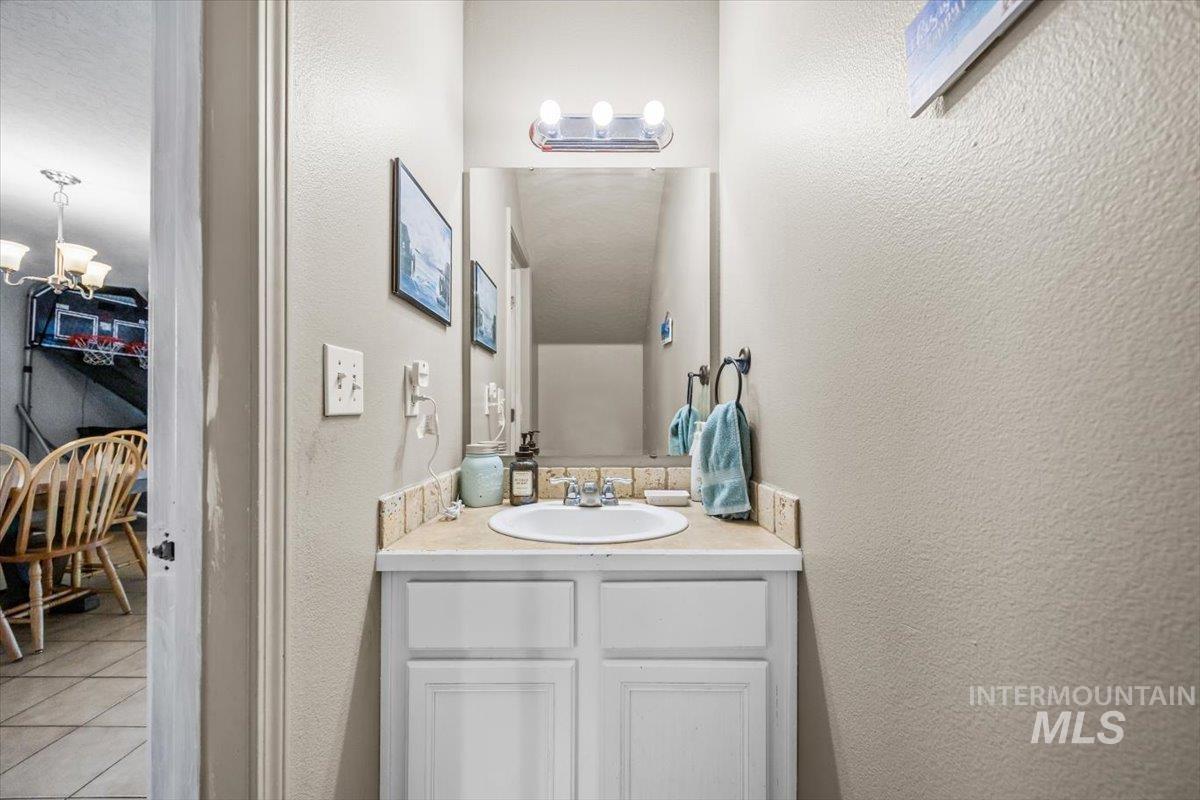 208 Parkland Way, Caldwell, Idaho 83605, 4 Bedrooms, 2.5 Bathrooms, Residential For Sale, Price $399,900,MLS 98961349