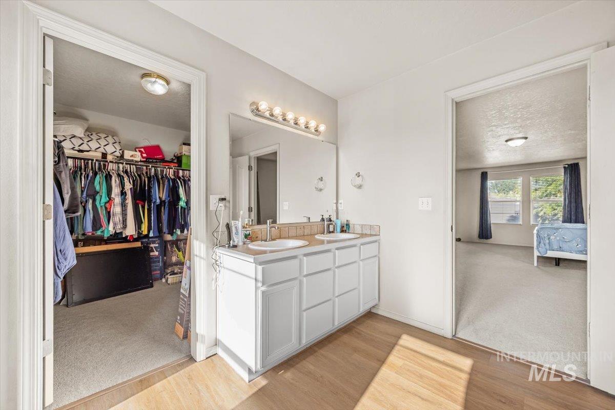 208 Parkland Way, Caldwell, Idaho 83605, 4 Bedrooms, 2.5 Bathrooms, Residential For Sale, Price $399,900,MLS 98961349